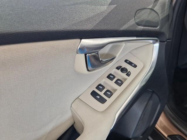 Volvo V40 CROSS COUNTRY D2 MOMENTUM AUT