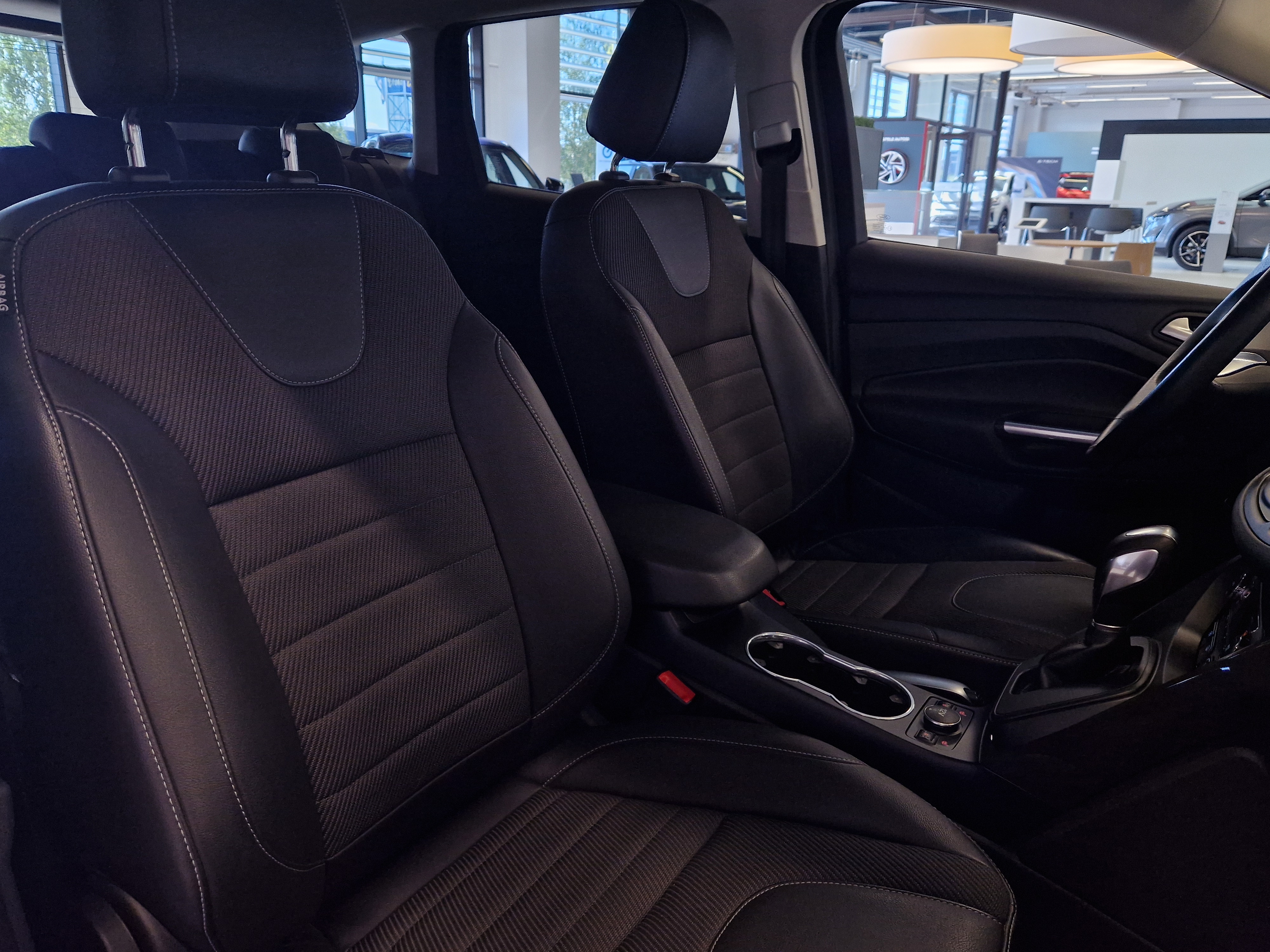 Ford KUGA 2,0 TDCI 150 HV POWERSHIFT AWD A6 TITANIUM BUSINES