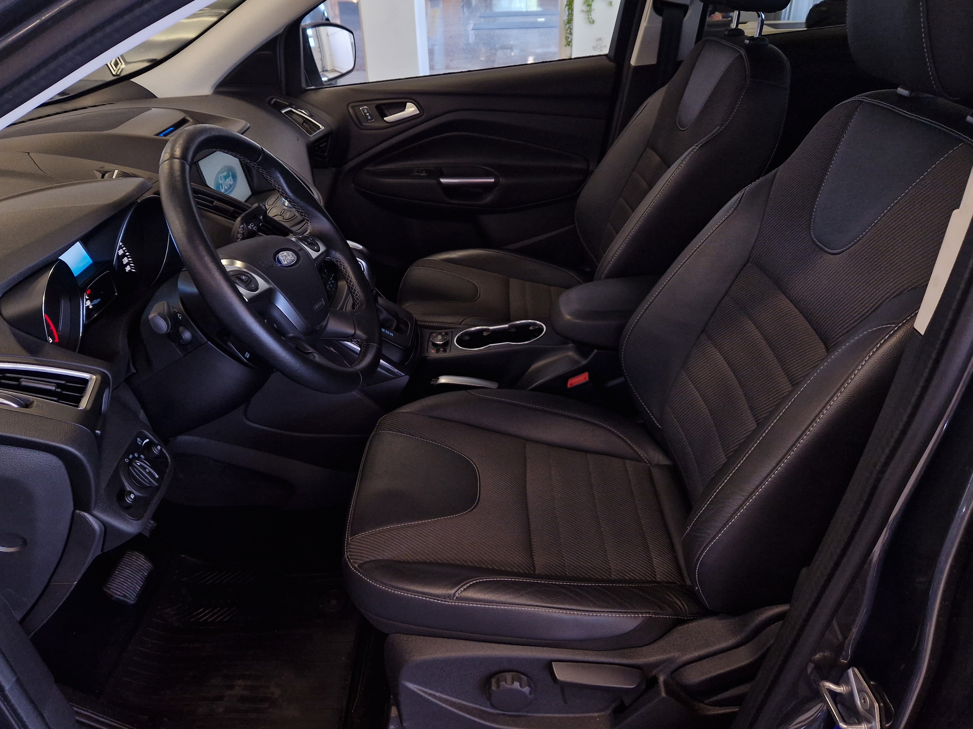 Ford Kuga 2016, kuva 4/11