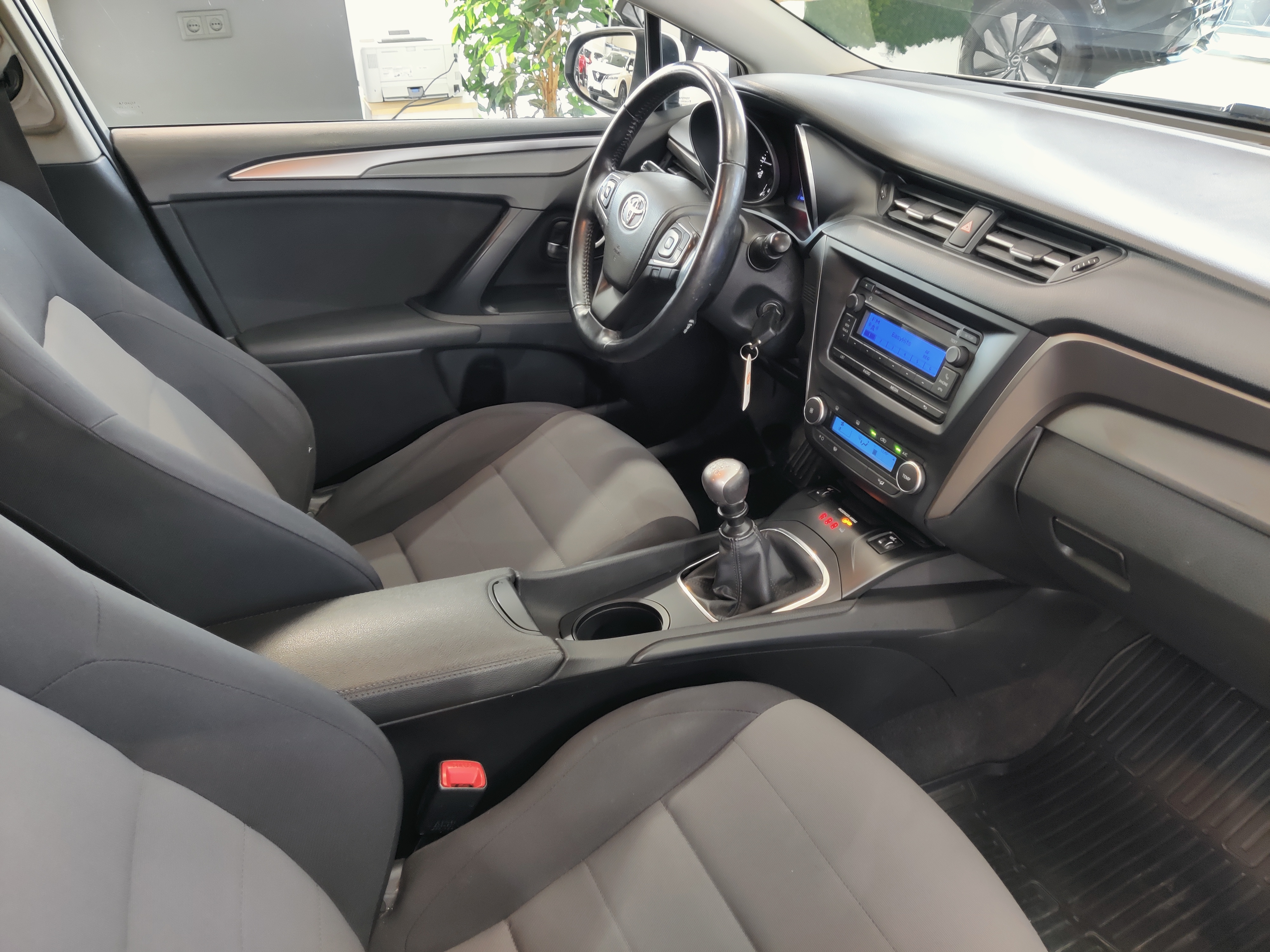 Toyota AVENSIS 1,6 VALVEMATIC LIFE EDITION TOURING SPORTS