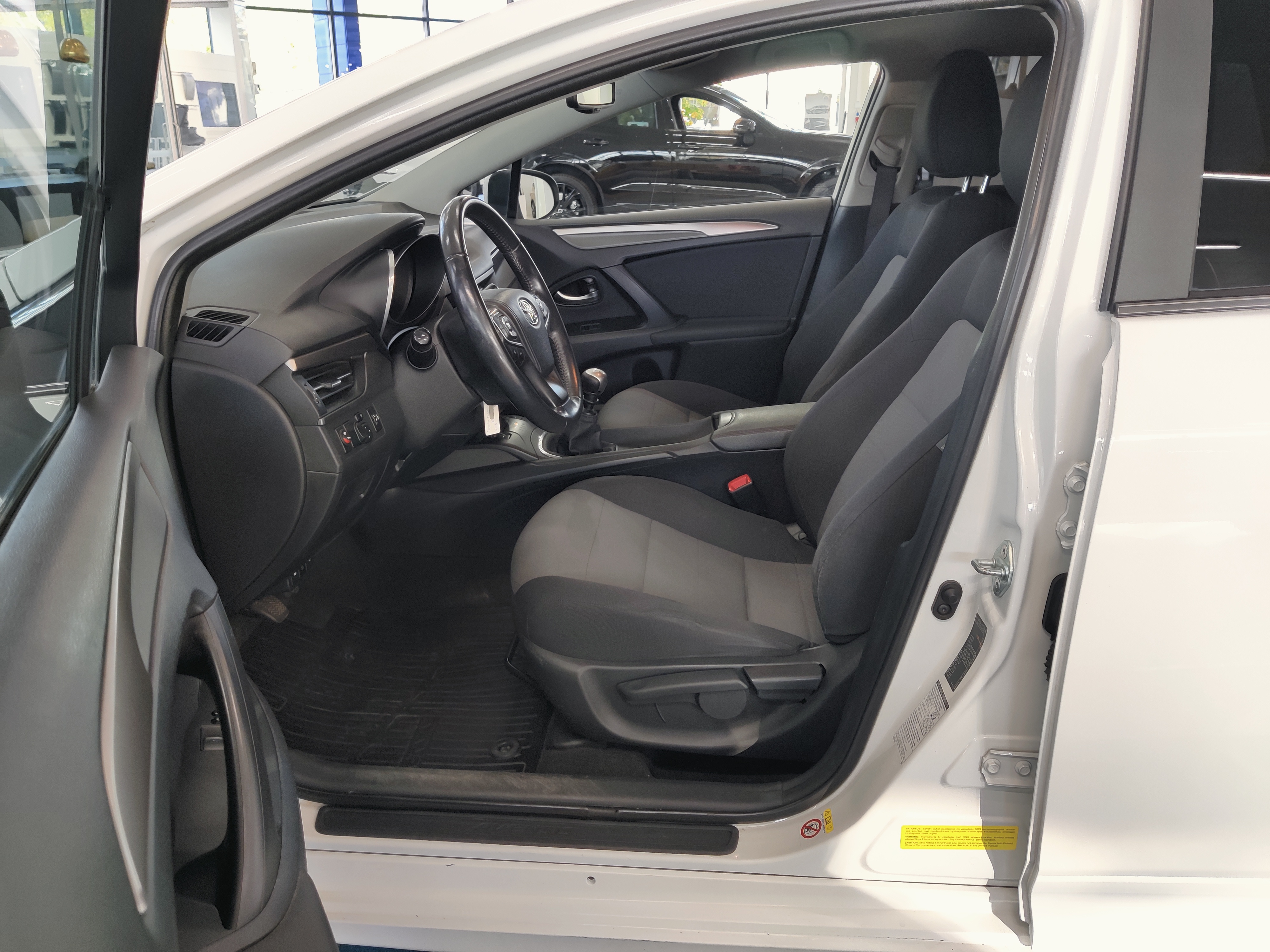 Toyota AVENSIS 1,6 VALVEMATIC LIFE EDITION TOURING SPORTS