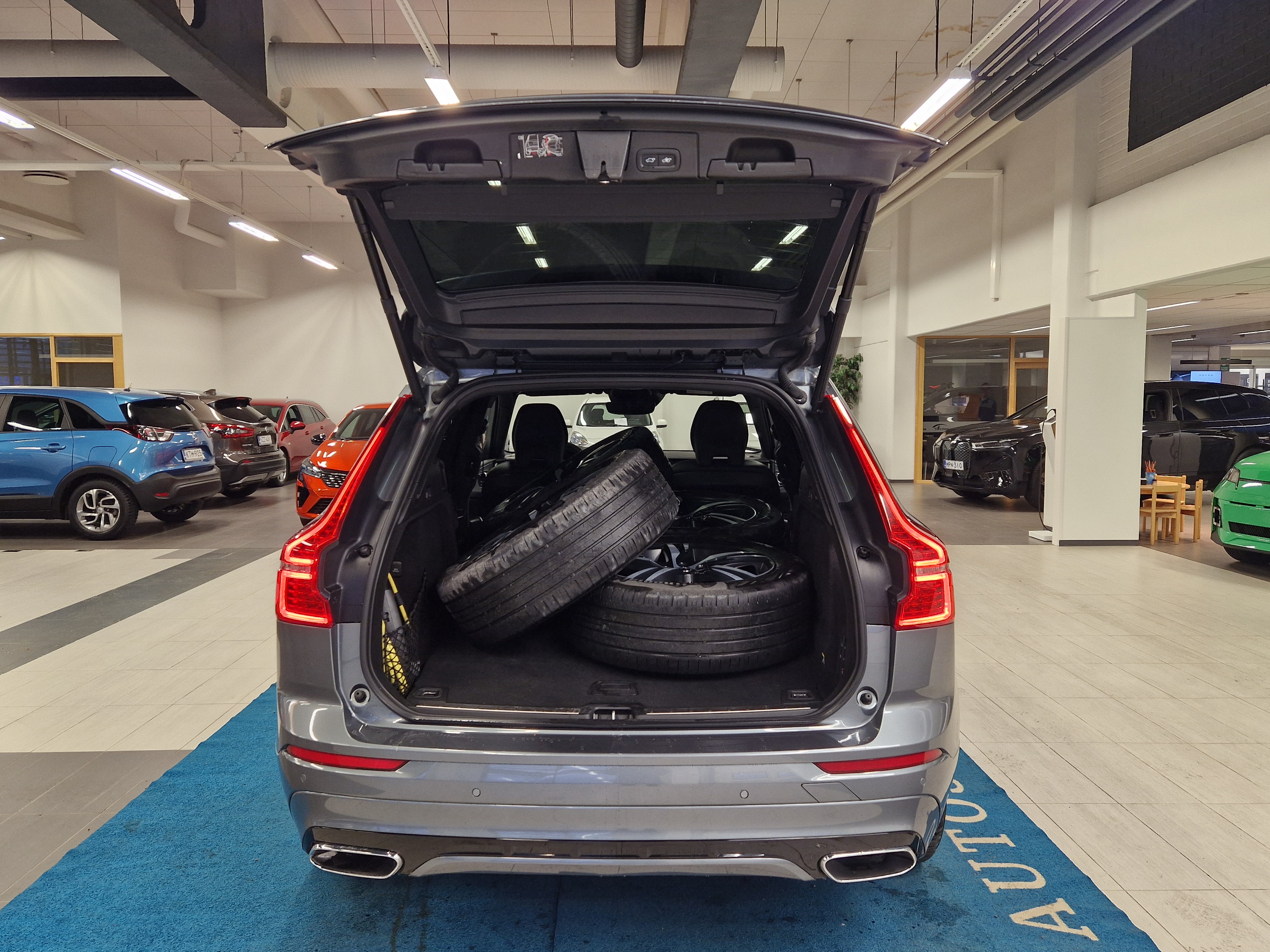 Volvo XC60 2019, photo 5/24