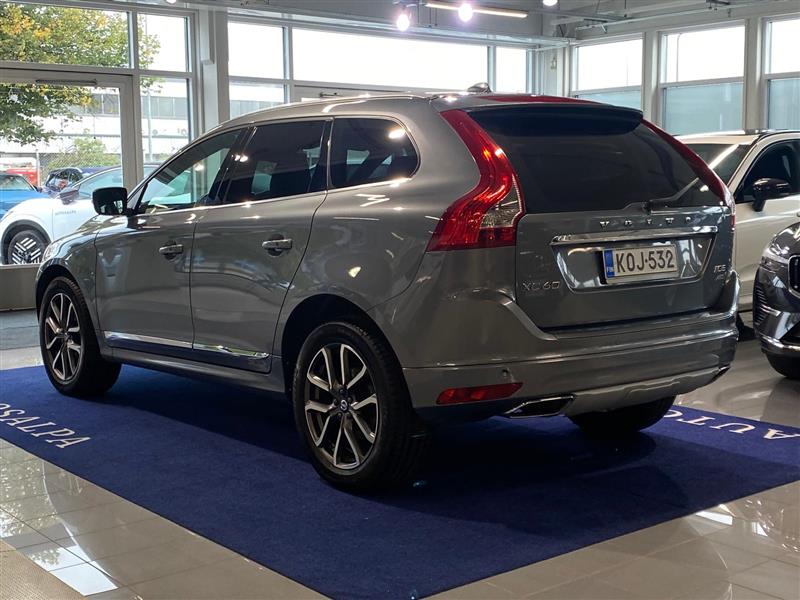 Volvo XC60 2017, photo 4/20