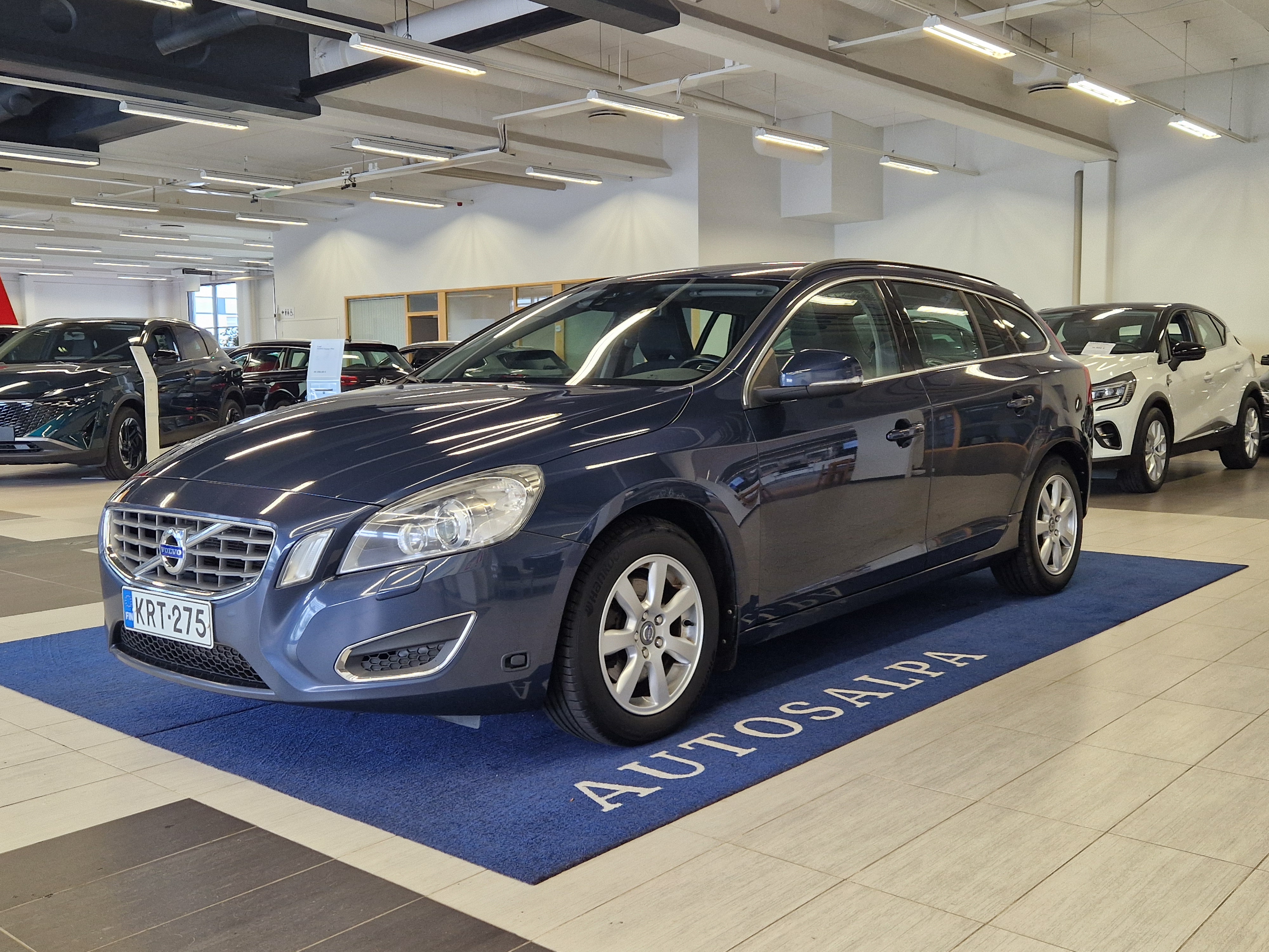 Volvo V60 T3 MOMENTUM AUT
