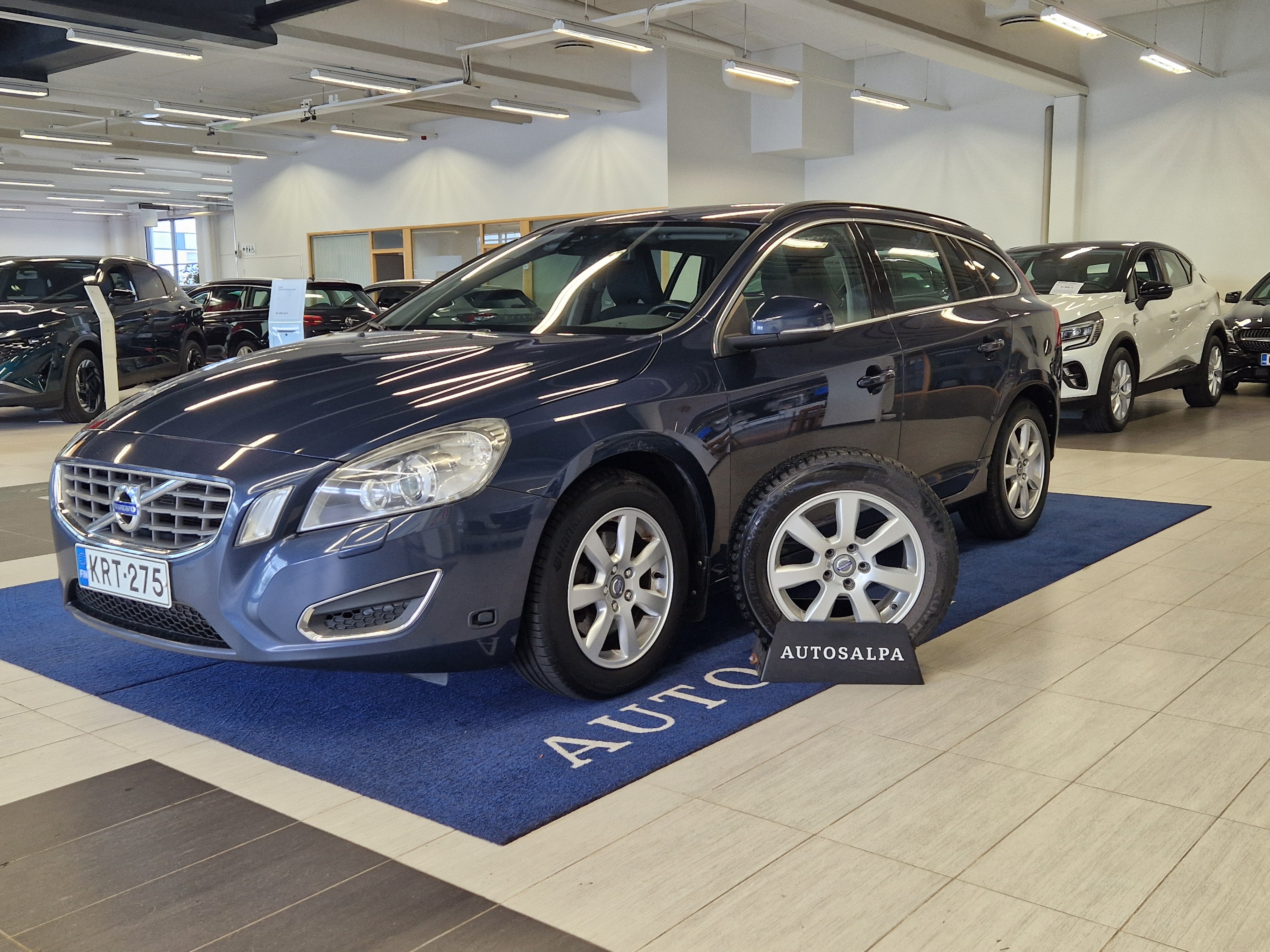 Volvo V60 T3 MOMENTUM AUT
