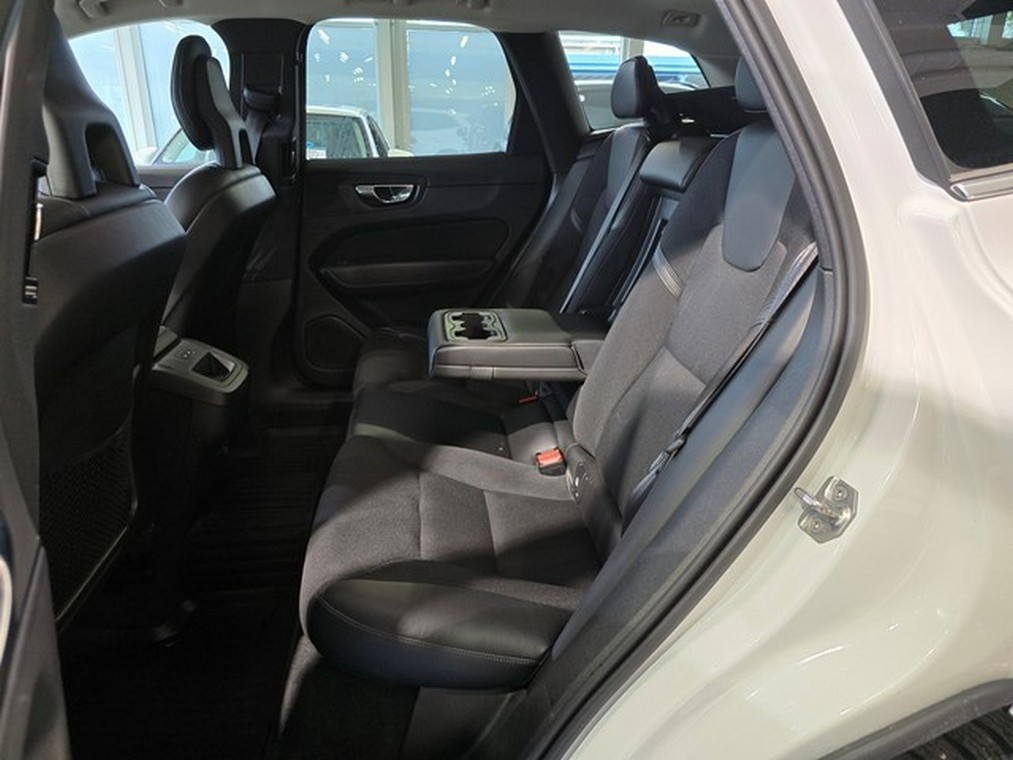 Volvo XC60 D4 AWD MOMENTUM AUT (B)