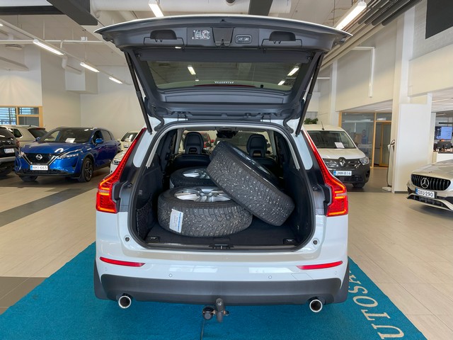 Volvo XC60 D4 AWD MOMENTUM AUT (B)