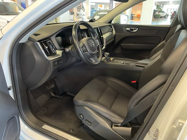 Volvo XC60 D4 AWD MOMENTUM AUT (B)