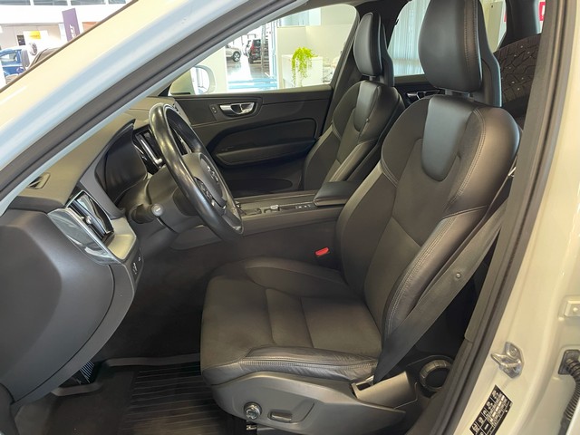 Volvo XC60 D4 AWD MOMENTUM AUT (B)