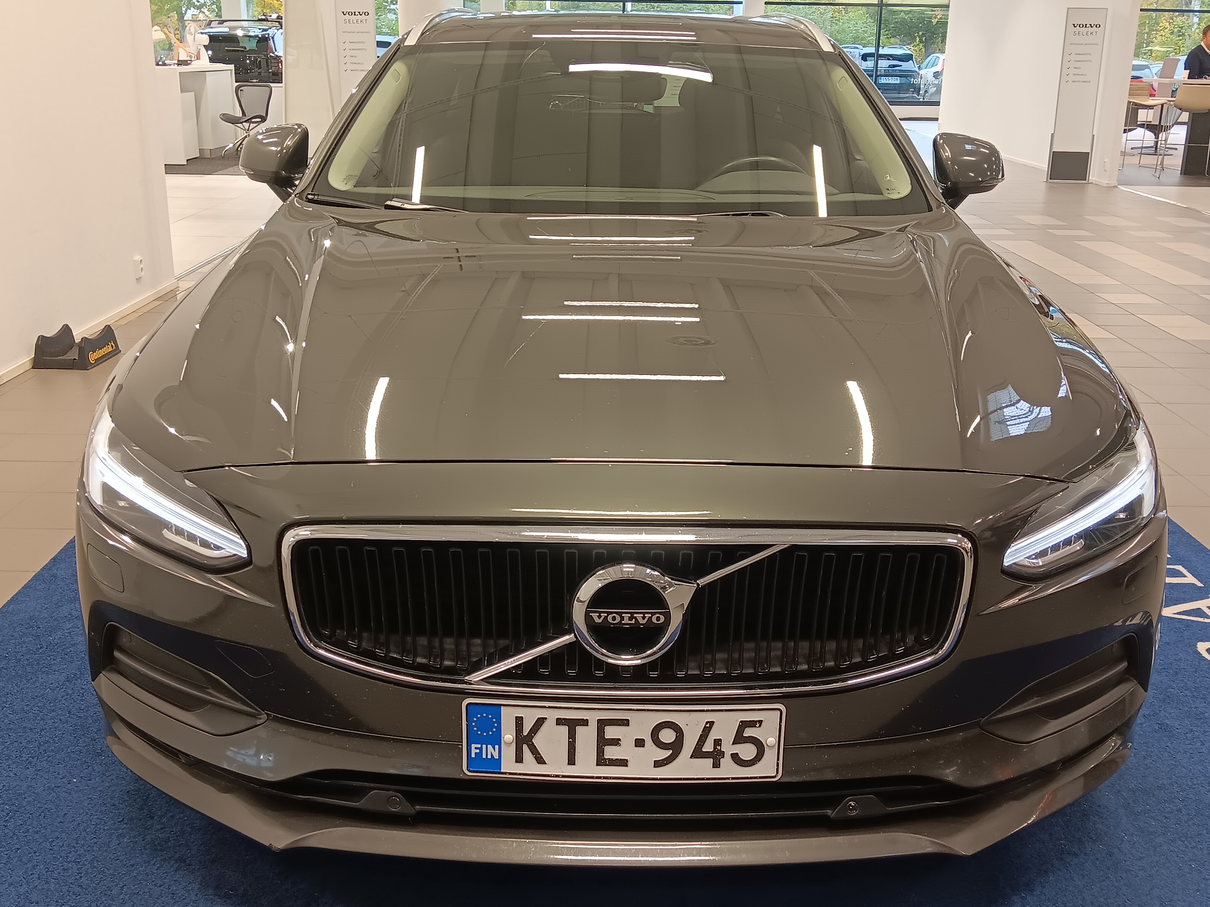 Volvo V90 D3 AWD Business aut. 2018, bild 2/18