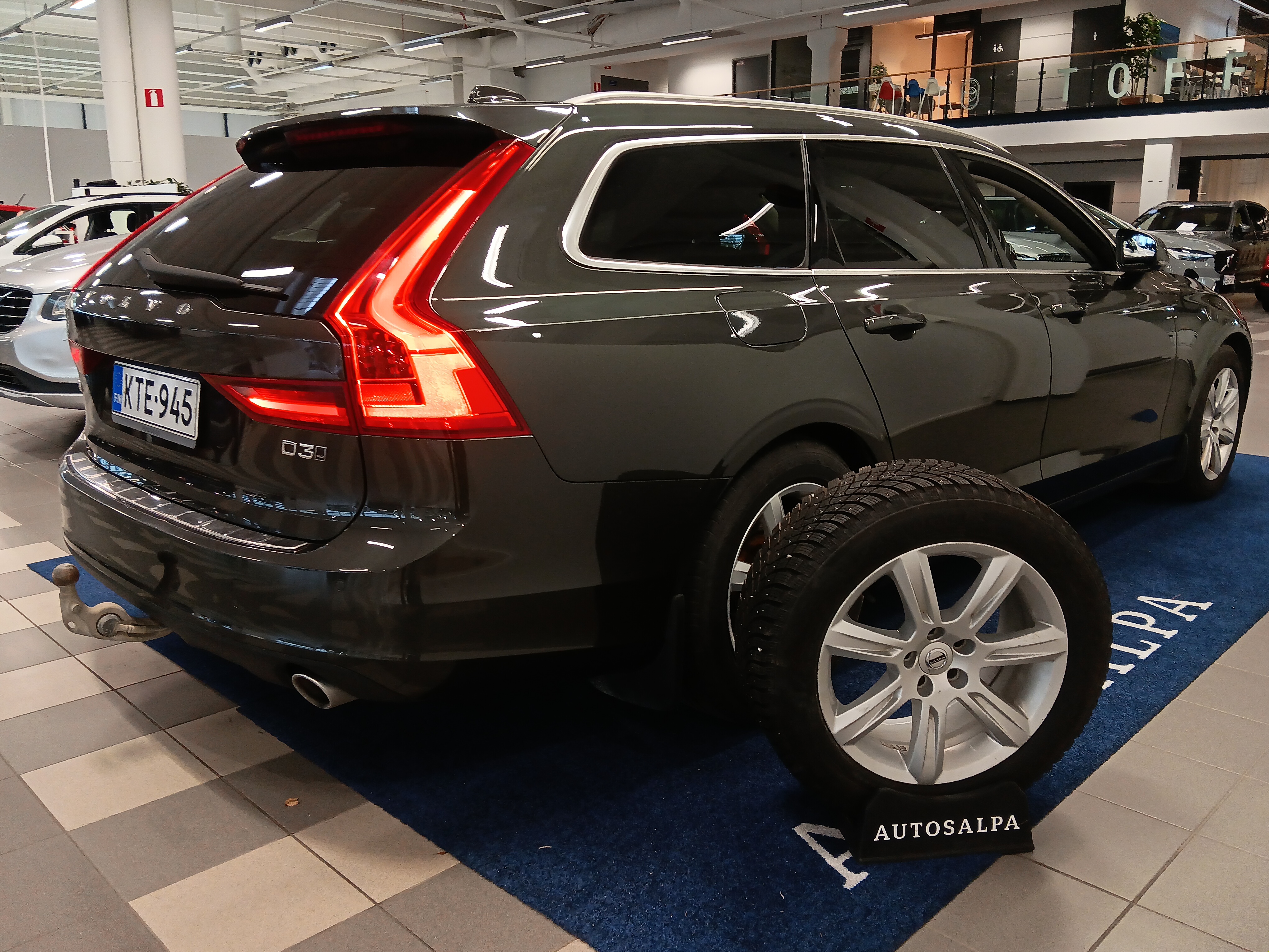 Volvo V90 D3 AWD Business aut. 2018, bild 6/18