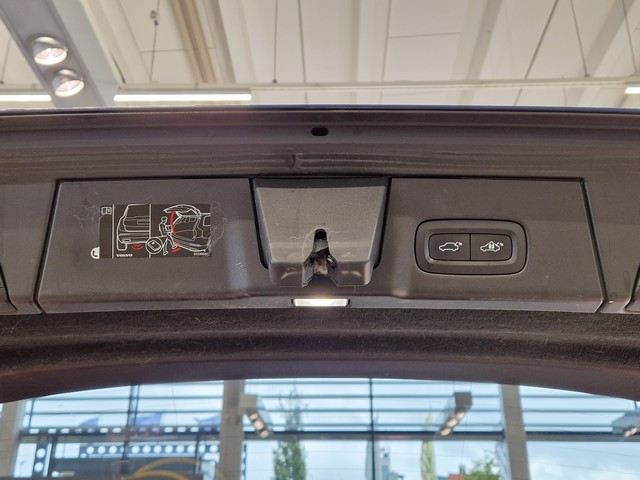 Volvo V90 T8 AWD R-DESIGN TAKUU 24KK/40TKM