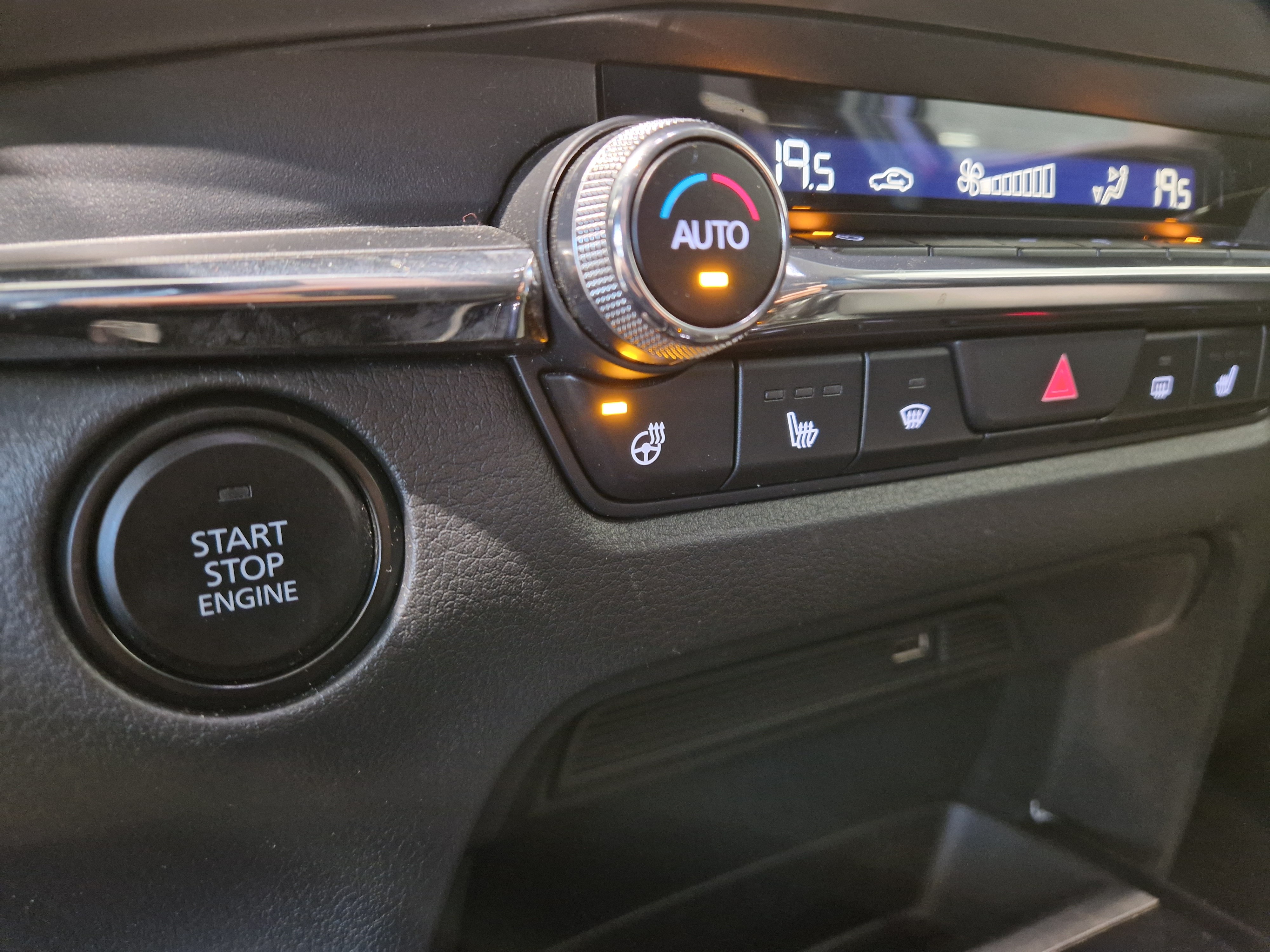 Mazda CX-30 2,0 M HYBRID SKYACTIV-X VISION PLUS BUSINESS AT