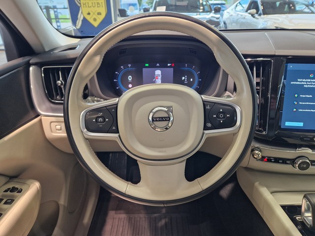 Volvo XC60 B4 AWD D-MHEV MOMENTUM AUT TAKUU 24KK/40TKM