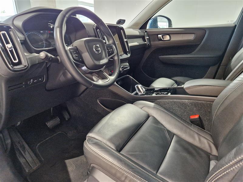 Volvo XC40 T4 TwE Inscription aut 2022, photo 6/12