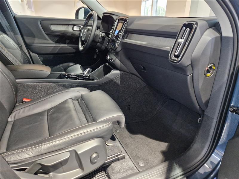 Volvo XC40 T4 TwE Inscription aut 2022, photo 7/12