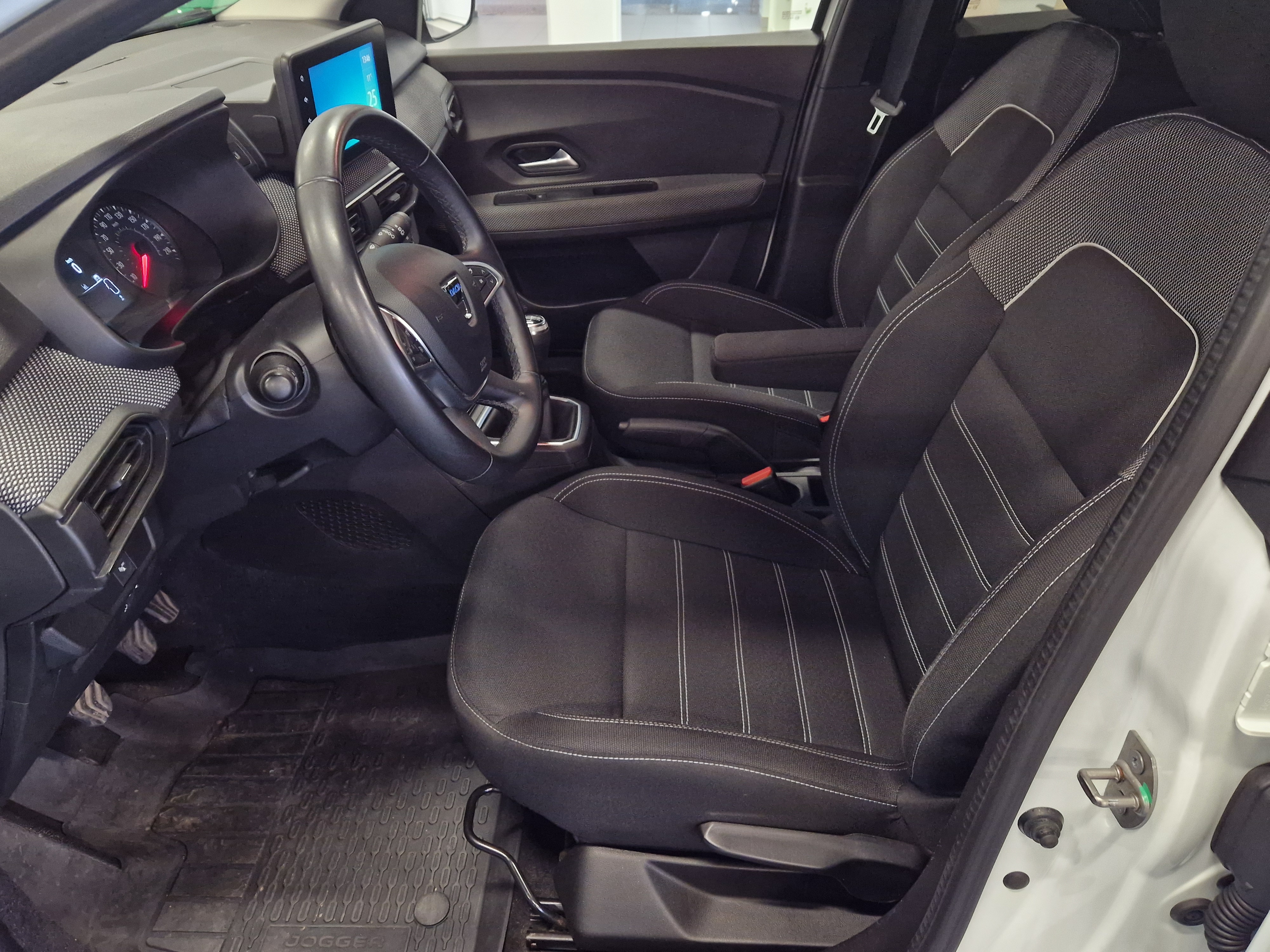 Dacia JOGGER TCE 110 COMFORT 5P TAKUU 12KK/20TKM