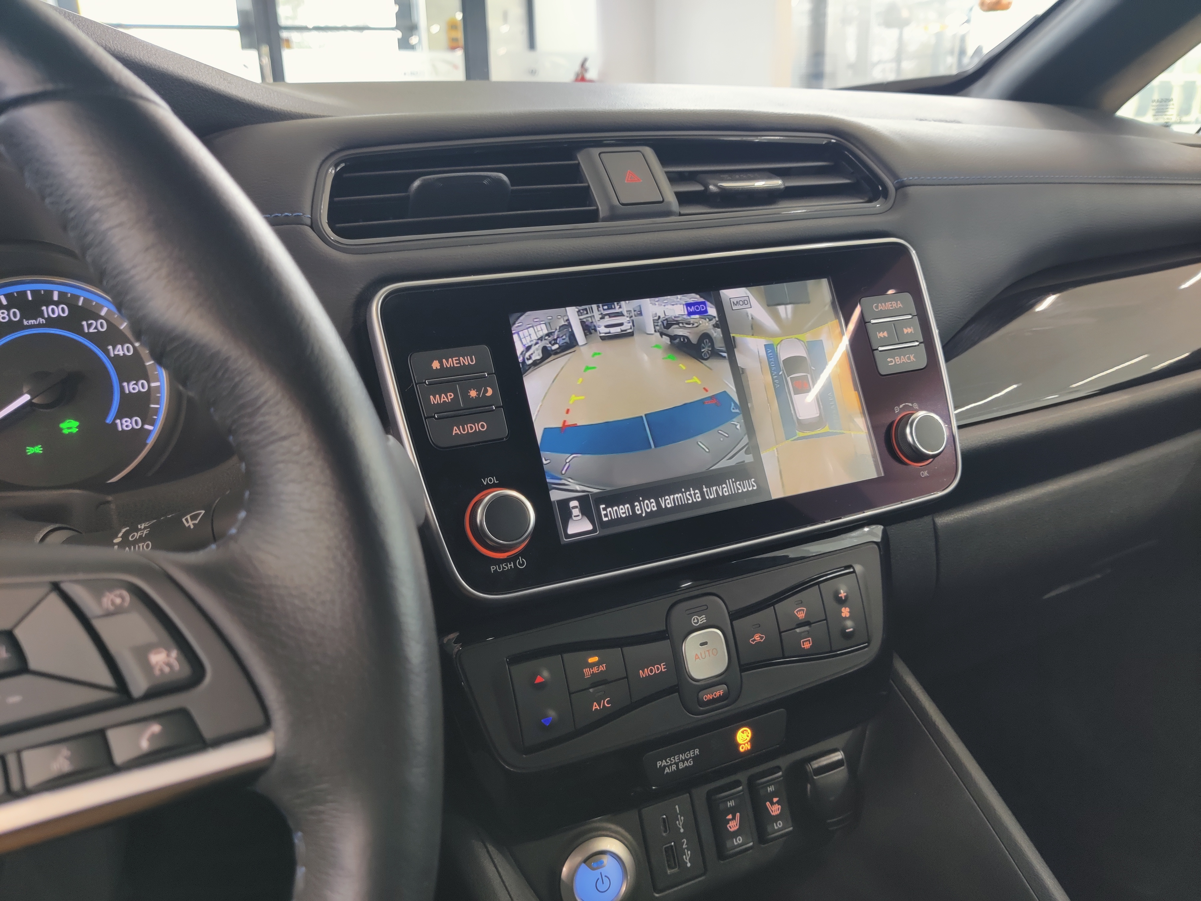 Nissan LEAF N-CONNECTA MY22 39 KWH LED FI