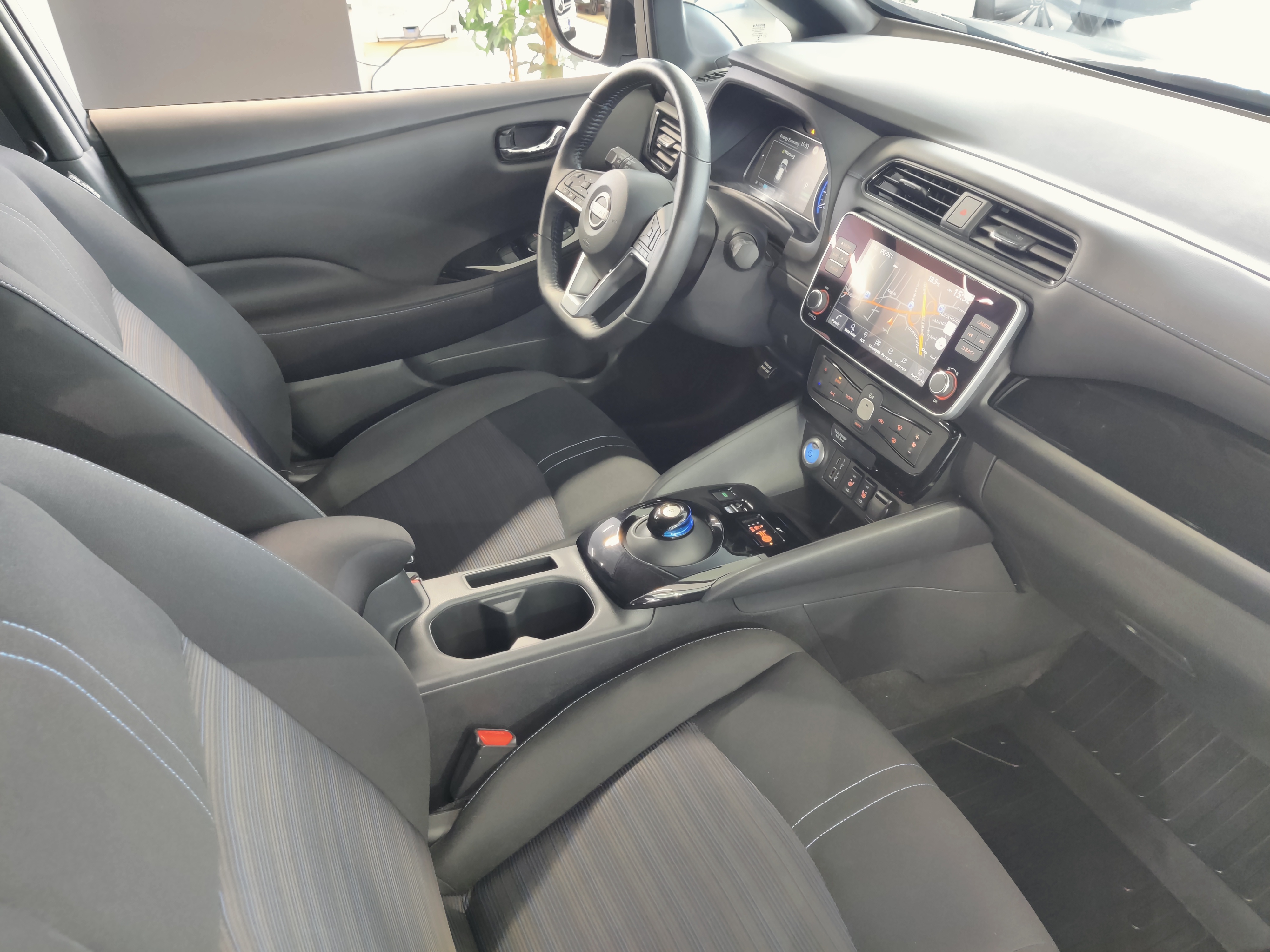 Nissan LEAF N-CONNECTA MY22 39 KWH LED FI