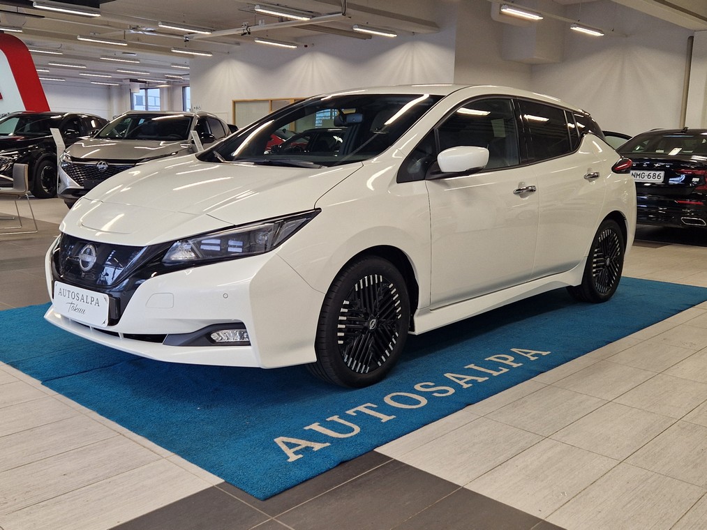 Nissan LEAF N-CONNECTA MY22 39 KWH LED FI TAKUU 24KK/40TKM