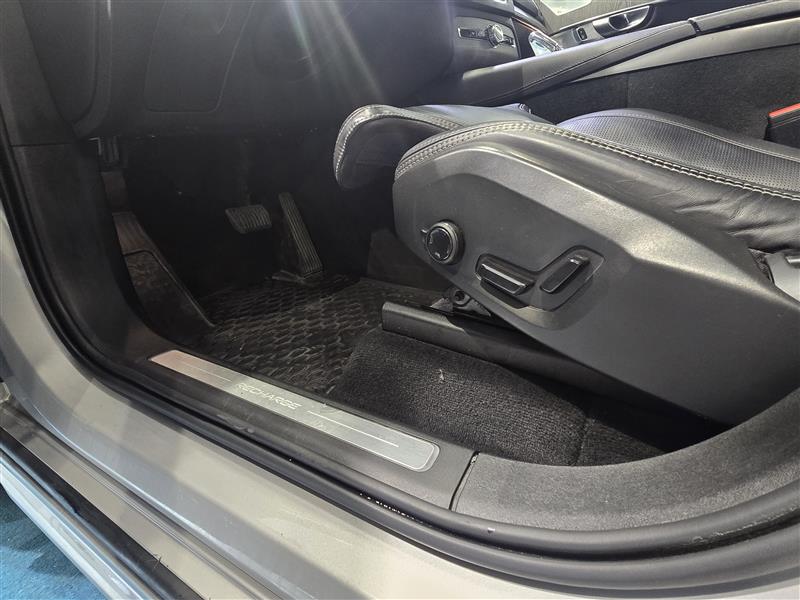 Volvo XC90 T8 AWD LONG RANGE HIGH PERFORMANCE ULTIMATE BRIGHT
