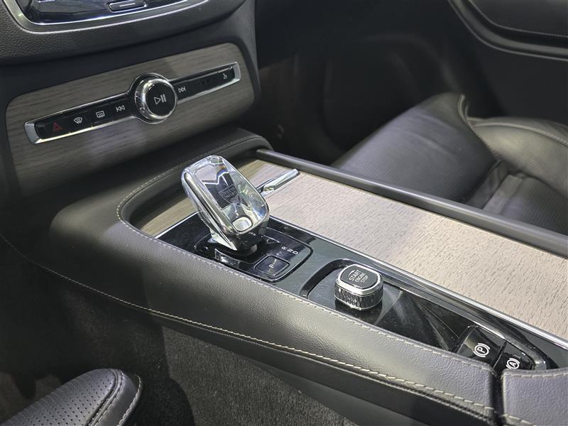 Volvo XC90 T8 AWD LONG RANGE HIGH PERFORMANCE ULTIMATE BRIGHT