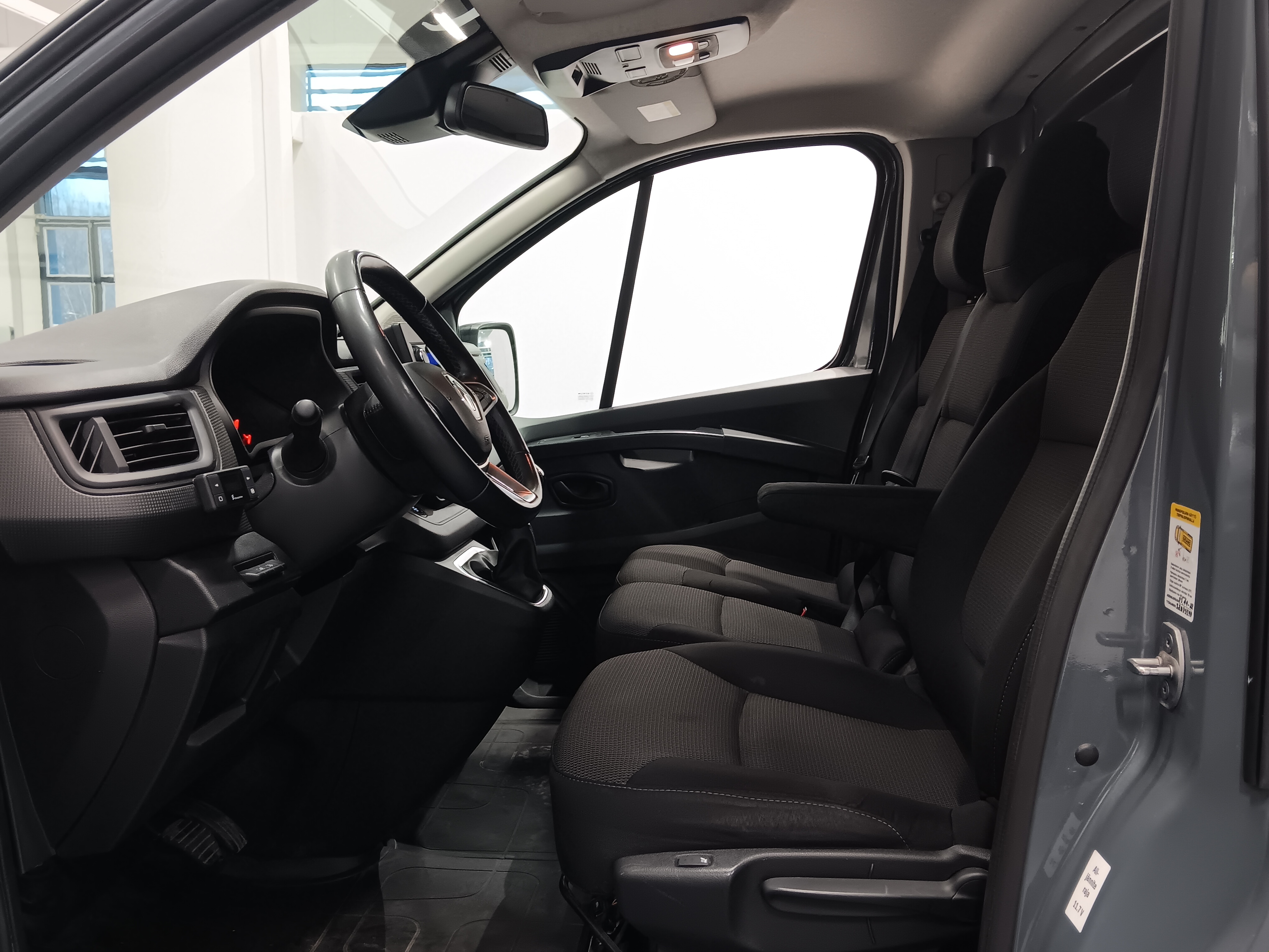 Renault TRAFIC BLUE DCI 170 EDC-AUT. L2H1 6,7M3