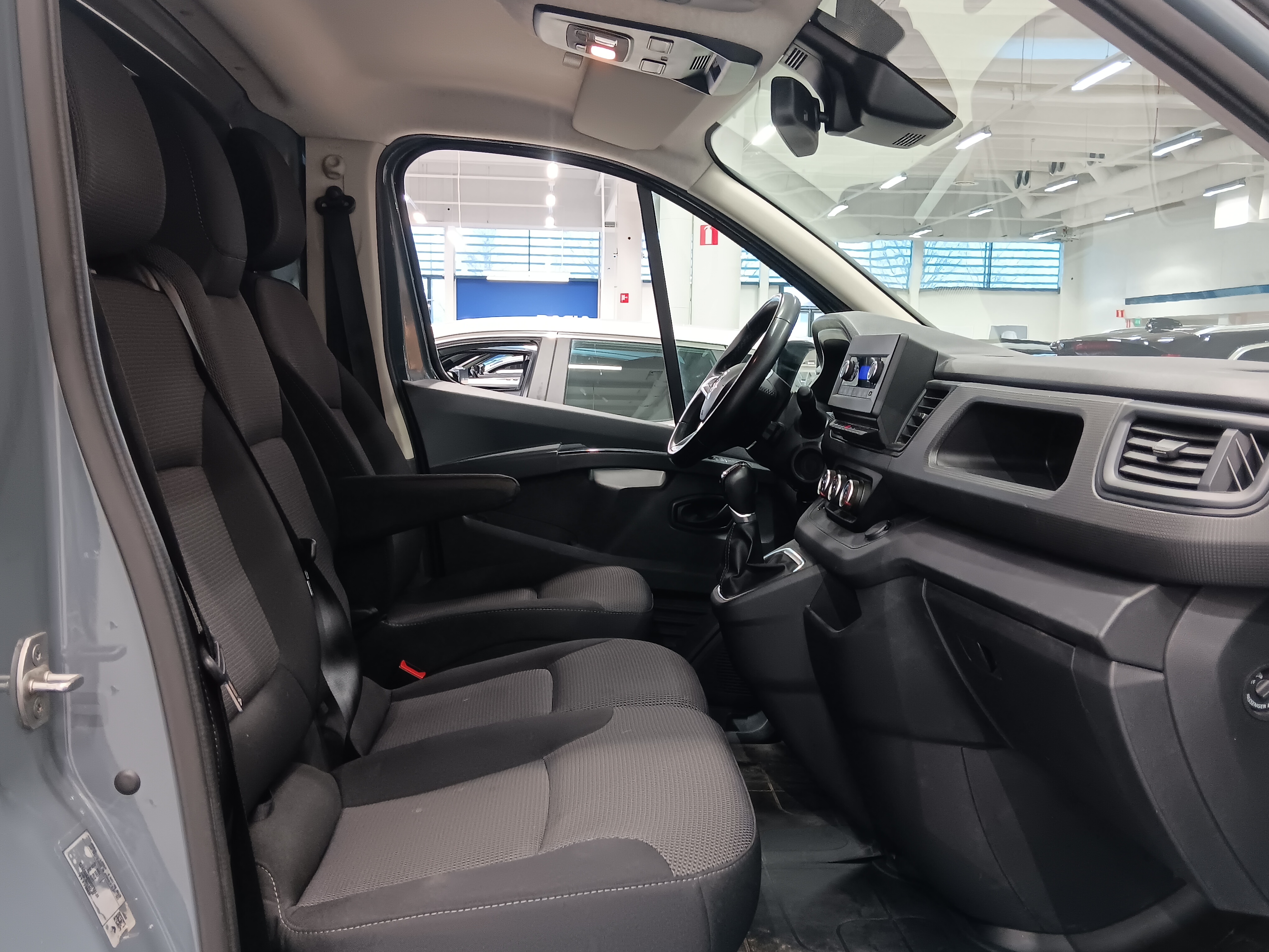 Renault TRAFIC BLUE DCI 170 EDC-AUT. L2H1 6,7M3