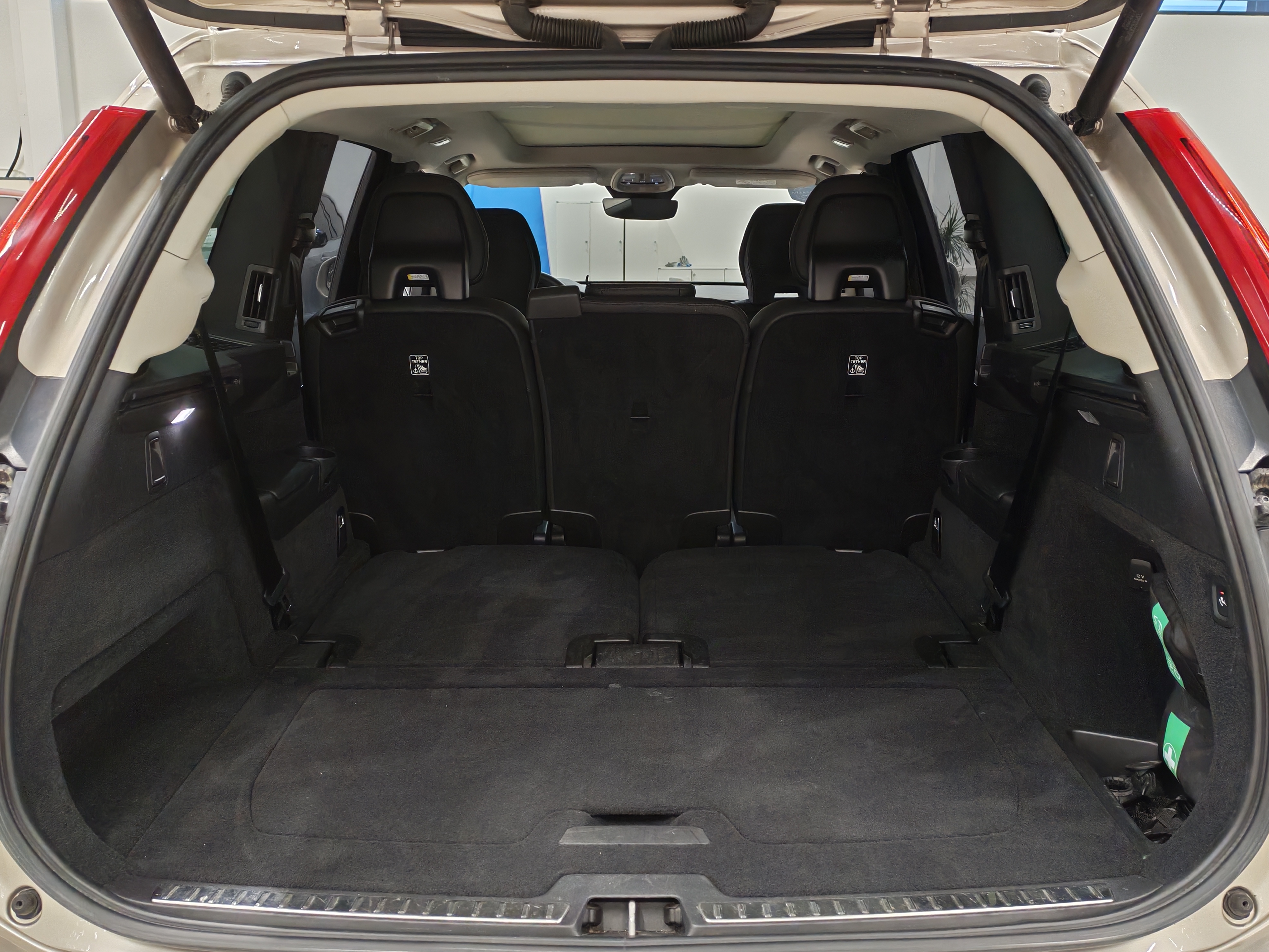 Volvo XC90 T8 AWD LONG RANGE PLUS BRIGHT TAKUU 24KK/40TKM