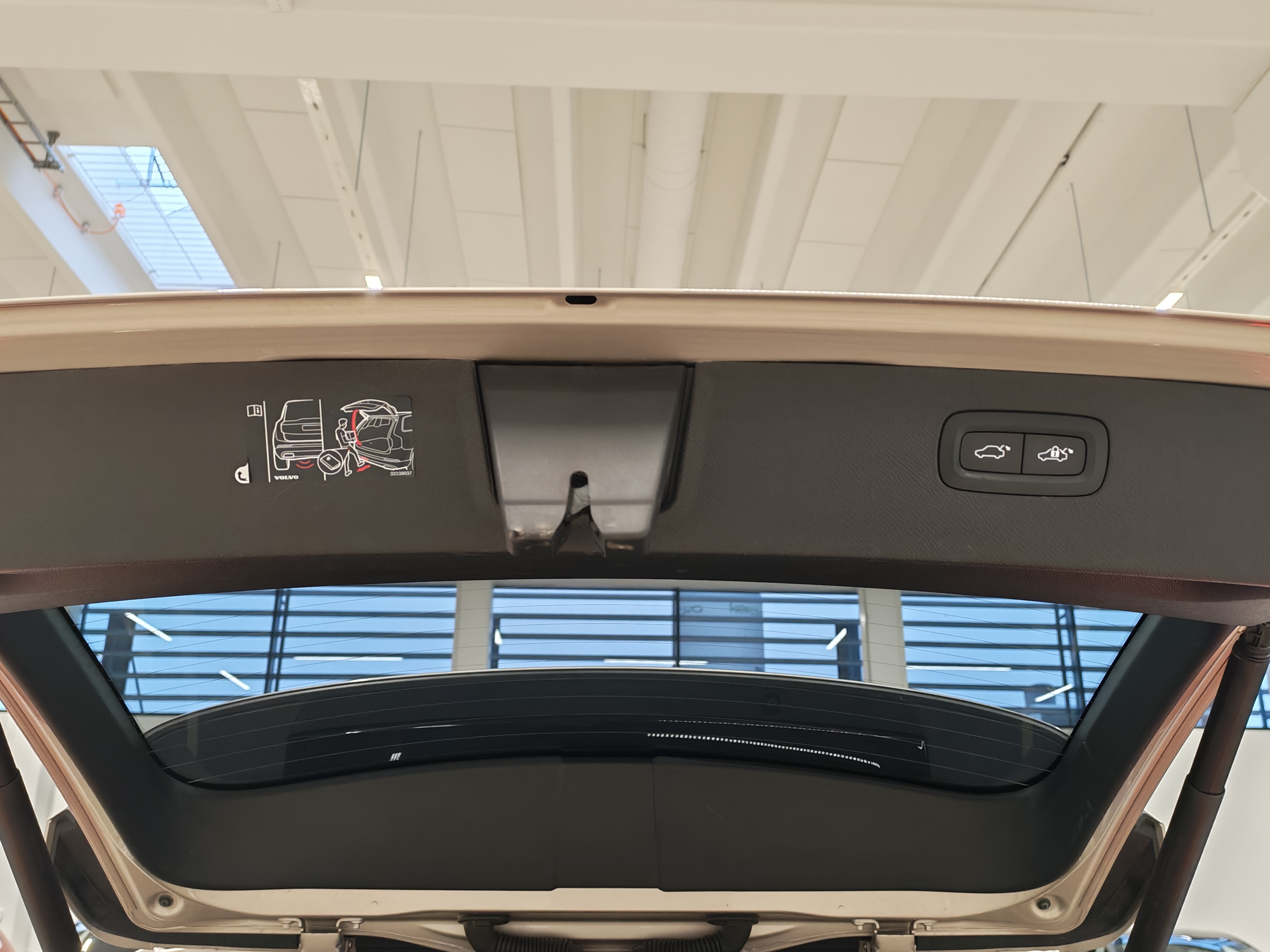 Volvo XC90 T8 AWD LONG RANGE PLUS BRIGHT TAKUU 24KK/40TKM