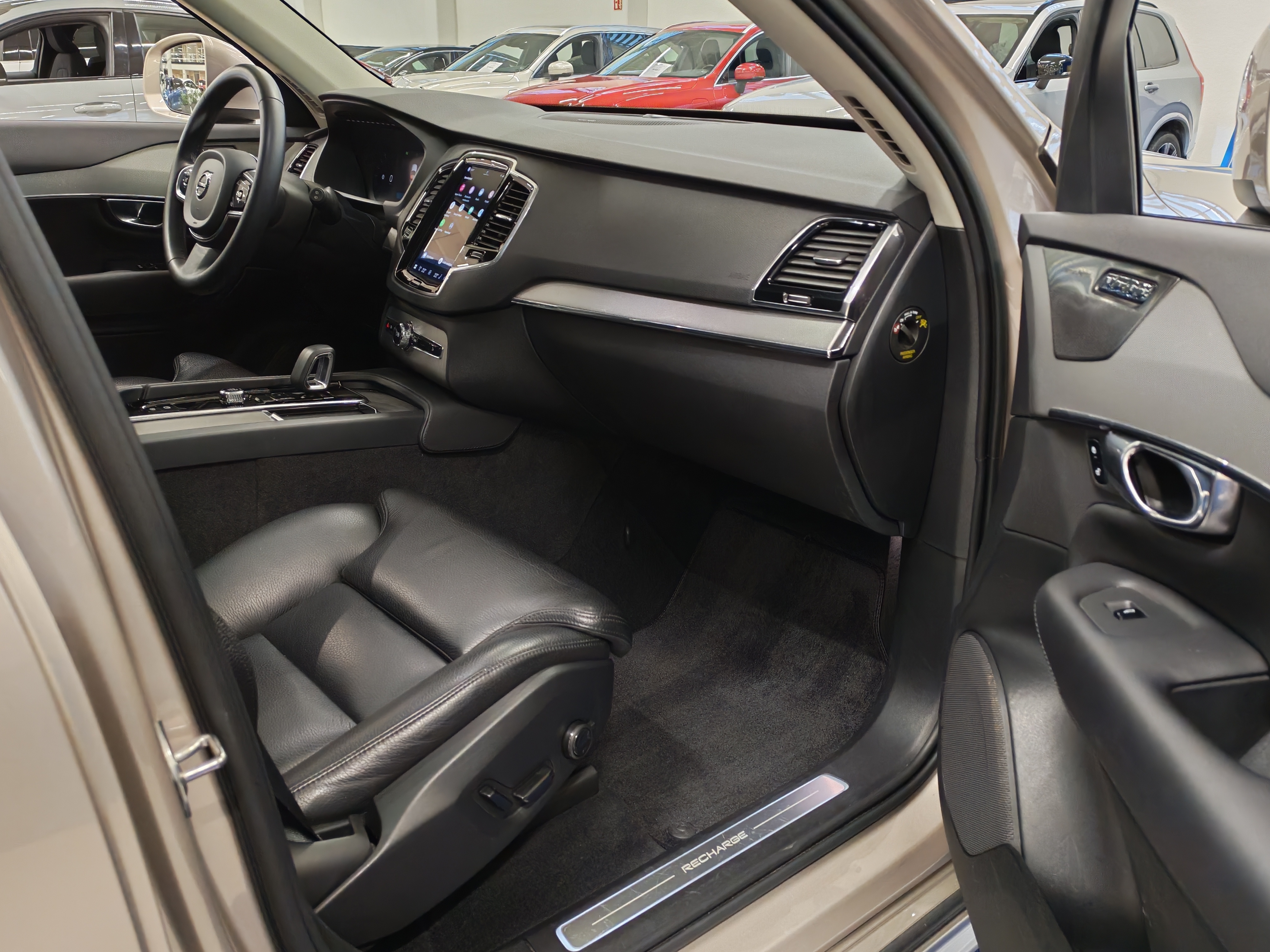 Volvo XC90 T8 AWD LONG RANGE PLUS BRIGHT TAKUU 24KK/40TKM