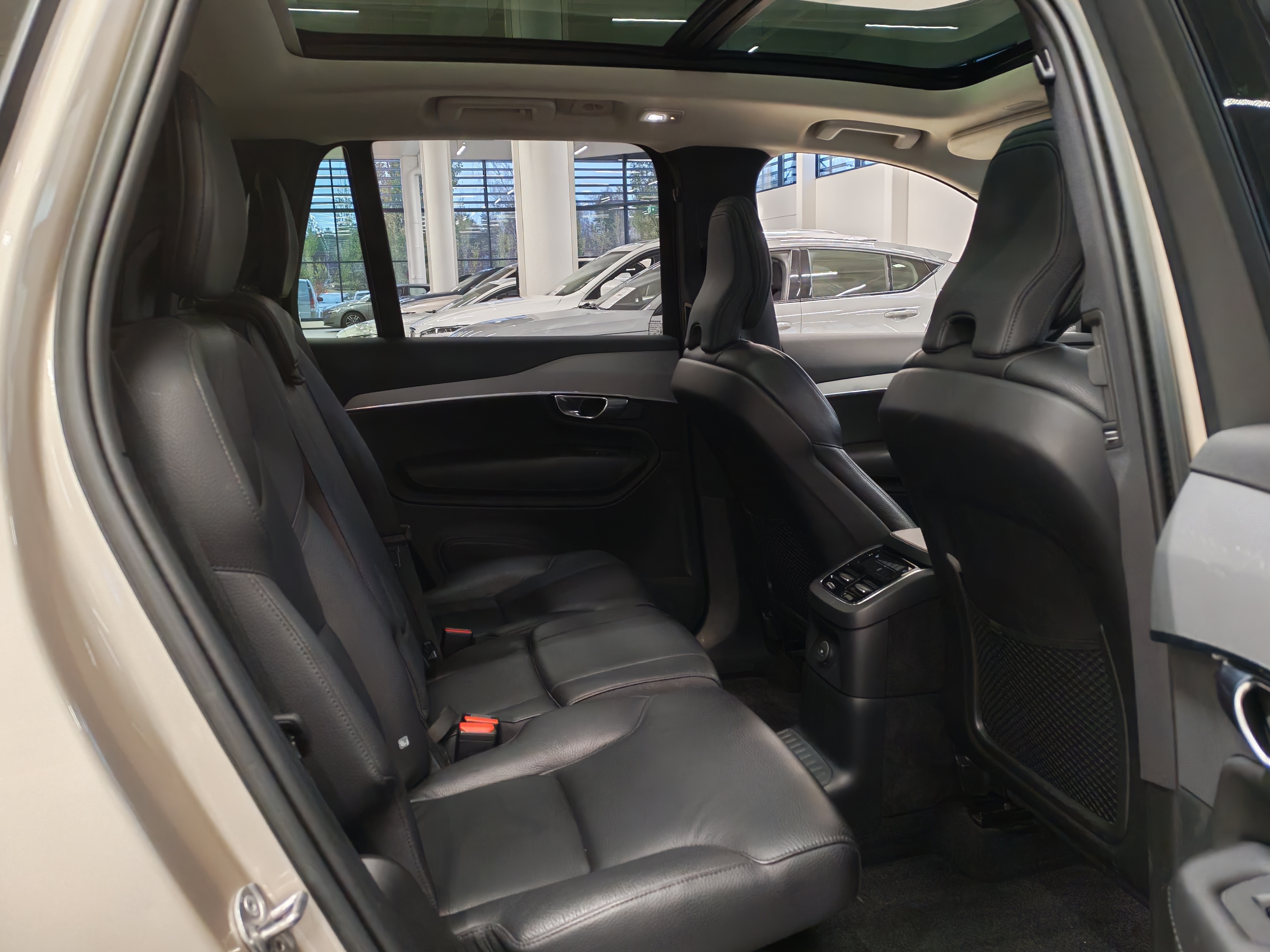 Volvo XC90 T8 AWD LONG RANGE PLUS BRIGHT TAKUU 24KK/40TKM