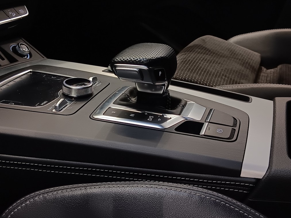 Audi Q5 LAUNCH EDITION 55 TFSI E QUATTRO S TRONIC