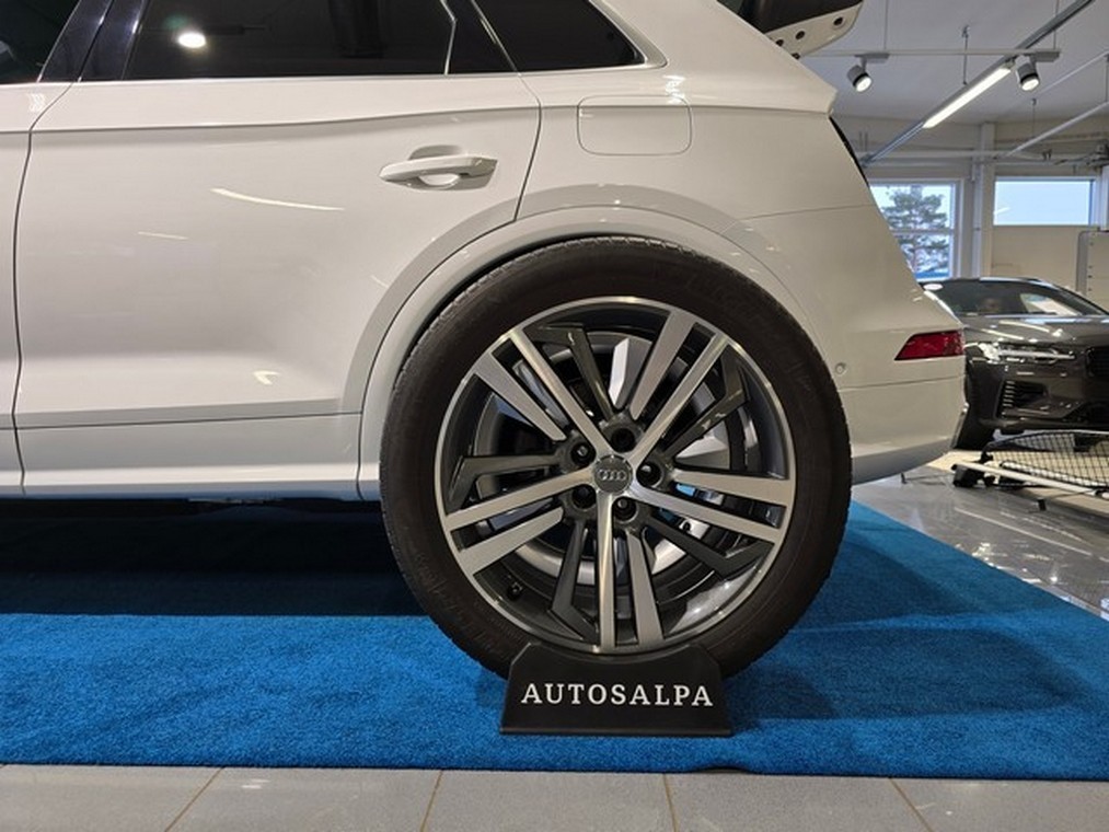 Audi Q5 LAUNCH EDITION 55 TFSI E QUATTRO S TRONIC