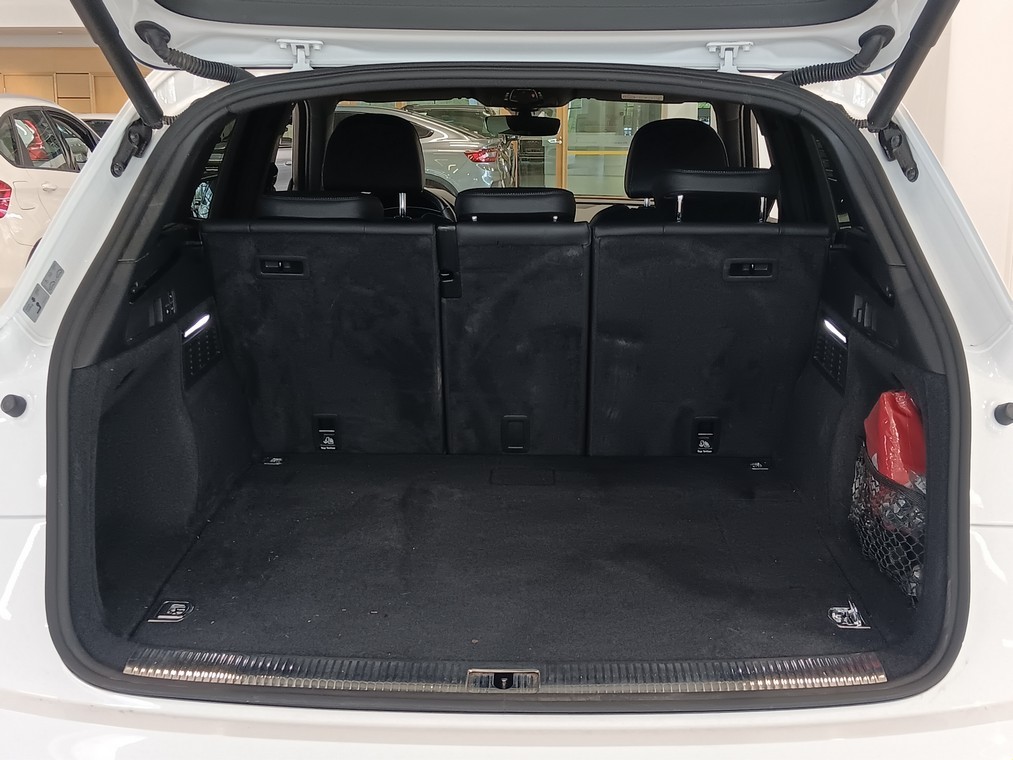 Audi Q5 LAUNCH EDITION 55 TFSI E QUATTRO S TRONIC