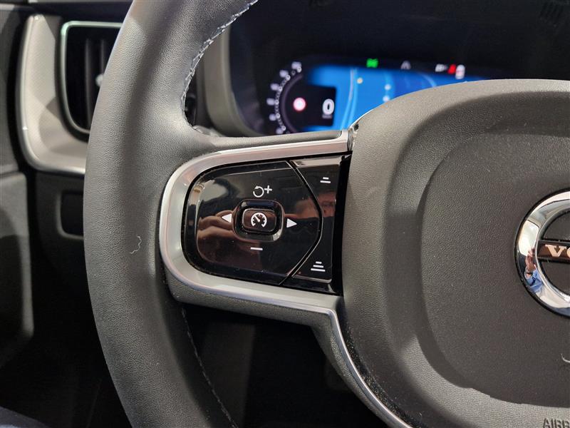 Volvo XC60 T8 AWD LONG RANGE PLUS BRIGHT TAKUU 24KK/40TKM