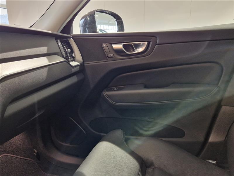 Volvo XC60 T8 AWD LONG RANGE PLUS BRIGHT TAKUU 24KK/40TKM