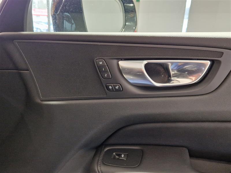 Volvo XC60 T8 AWD LONG RANGE PLUS BRIGHT TAKUU 24KK/40TKM