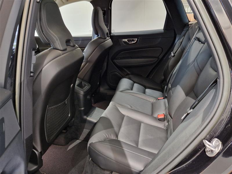 Volvo XC60 T8 AWD LONG RANGE PLUS BRIGHT TAKUU 24KK/40TKM