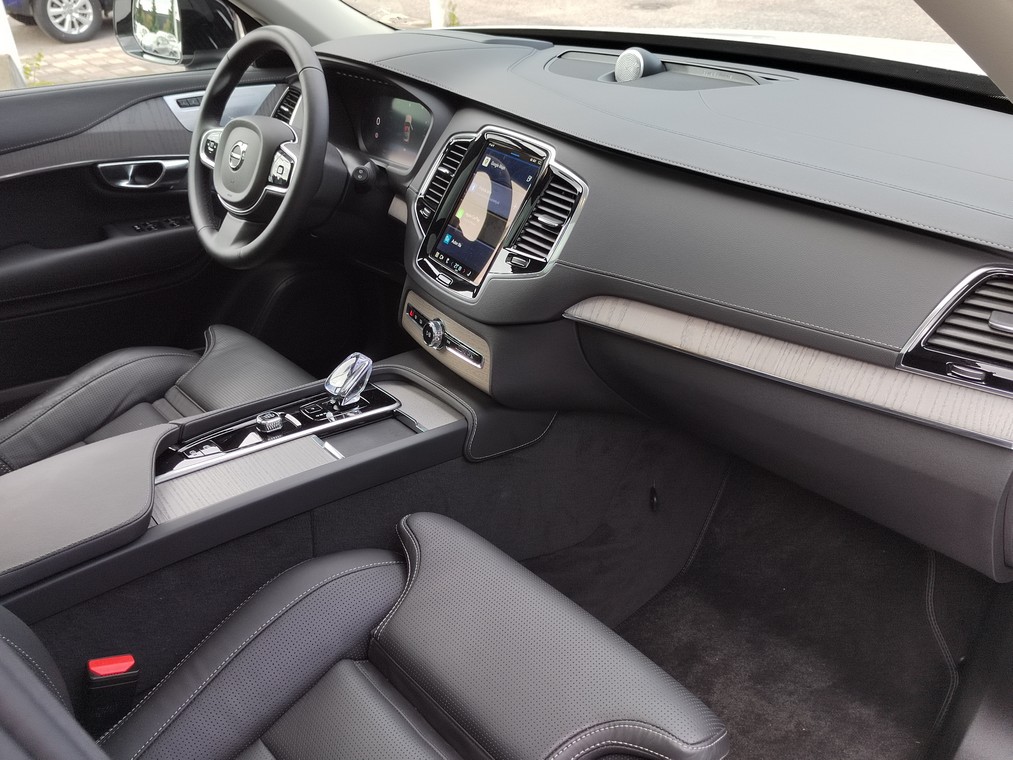 Volvo XC90 T8 AWD LONG RANGE ULTRA DARK TAKUU 24KK/40TKM
