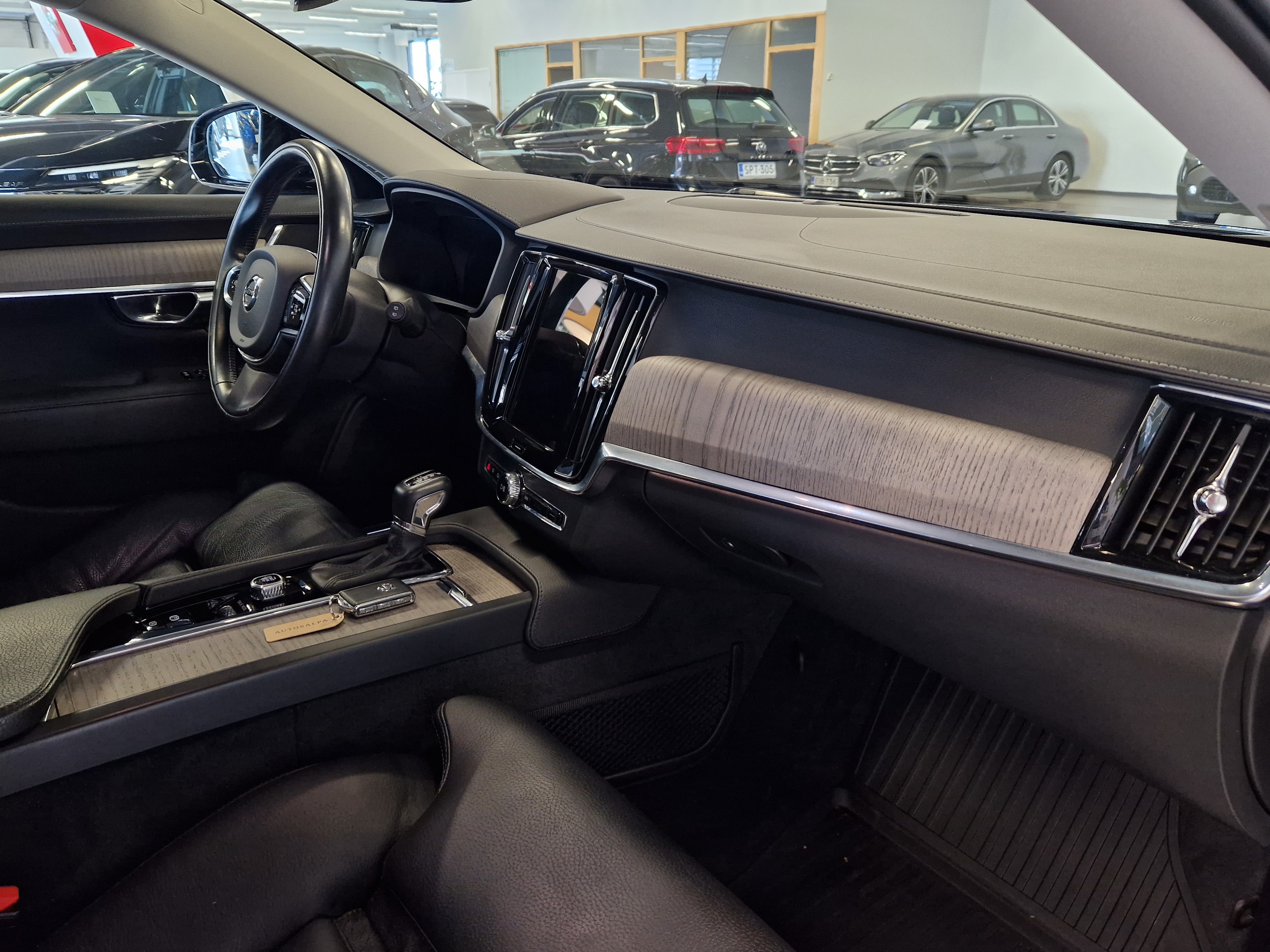 Volvo V90 B4 AWD D-MHEV PLUS BRIGHT AUT TAKUU 24KK/40TKM