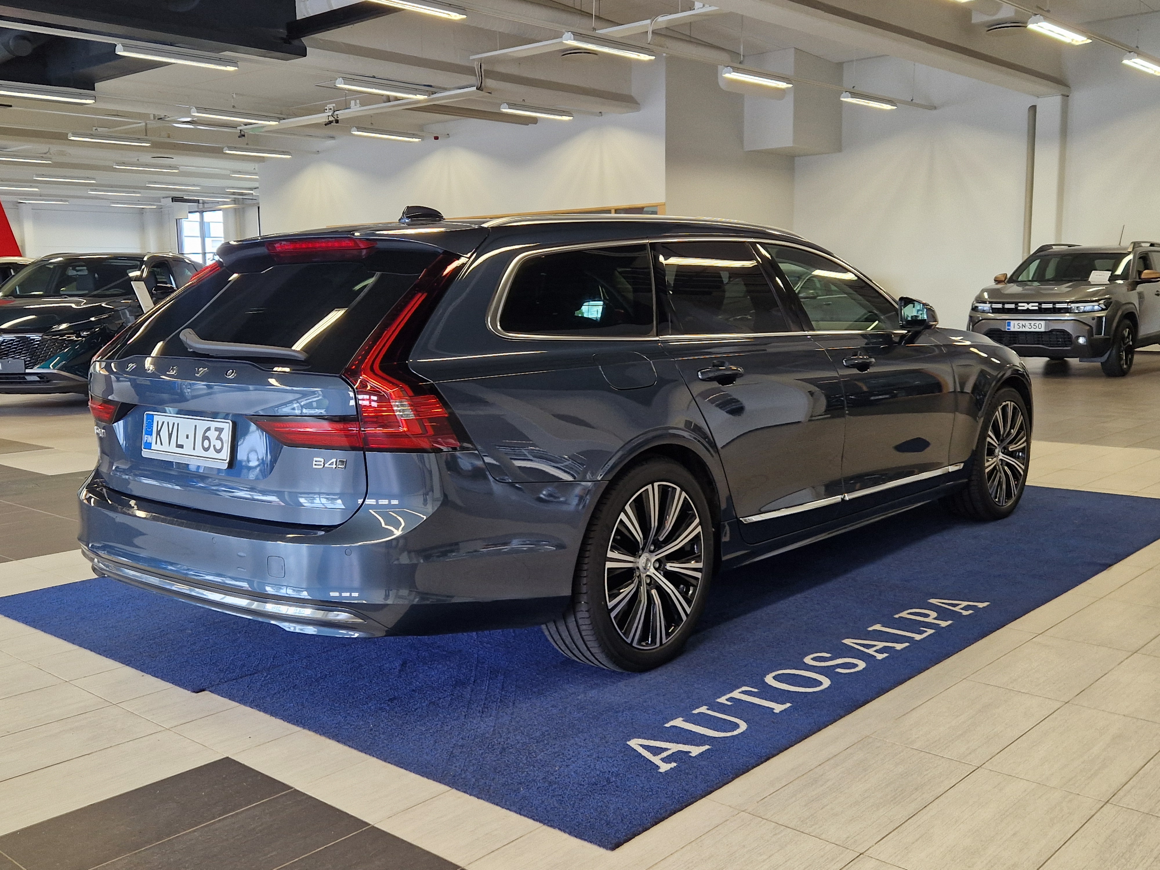 Volvo V90 B4 AWD D-MHEV Plus Bright aut 2023, kuva 3/17