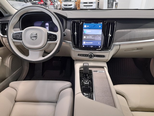 Volvo V90 CROSS COUNTRY B5 AWD D-MHEV BUSINESS ULTIMATE TAKUU 24KK/40TKM.