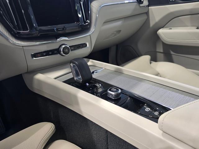Volvo XC60 T8 AWD LONG RANGE HIGH PERFORMANCE PLUS DARK AUT