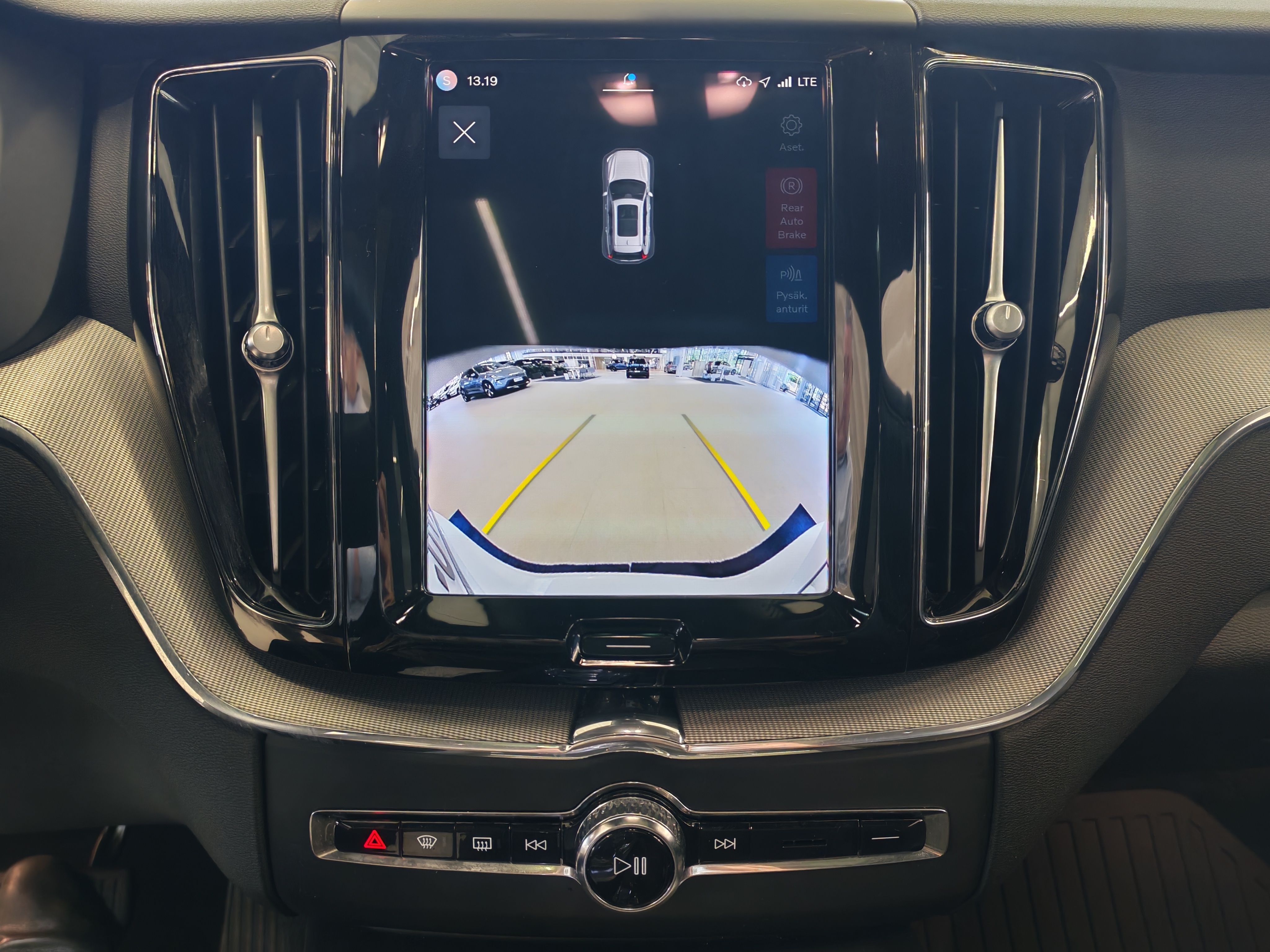 Volvo XC60 T8 AWD LONG RANGE PLUS DARK TAKUU 24KK/40TKM