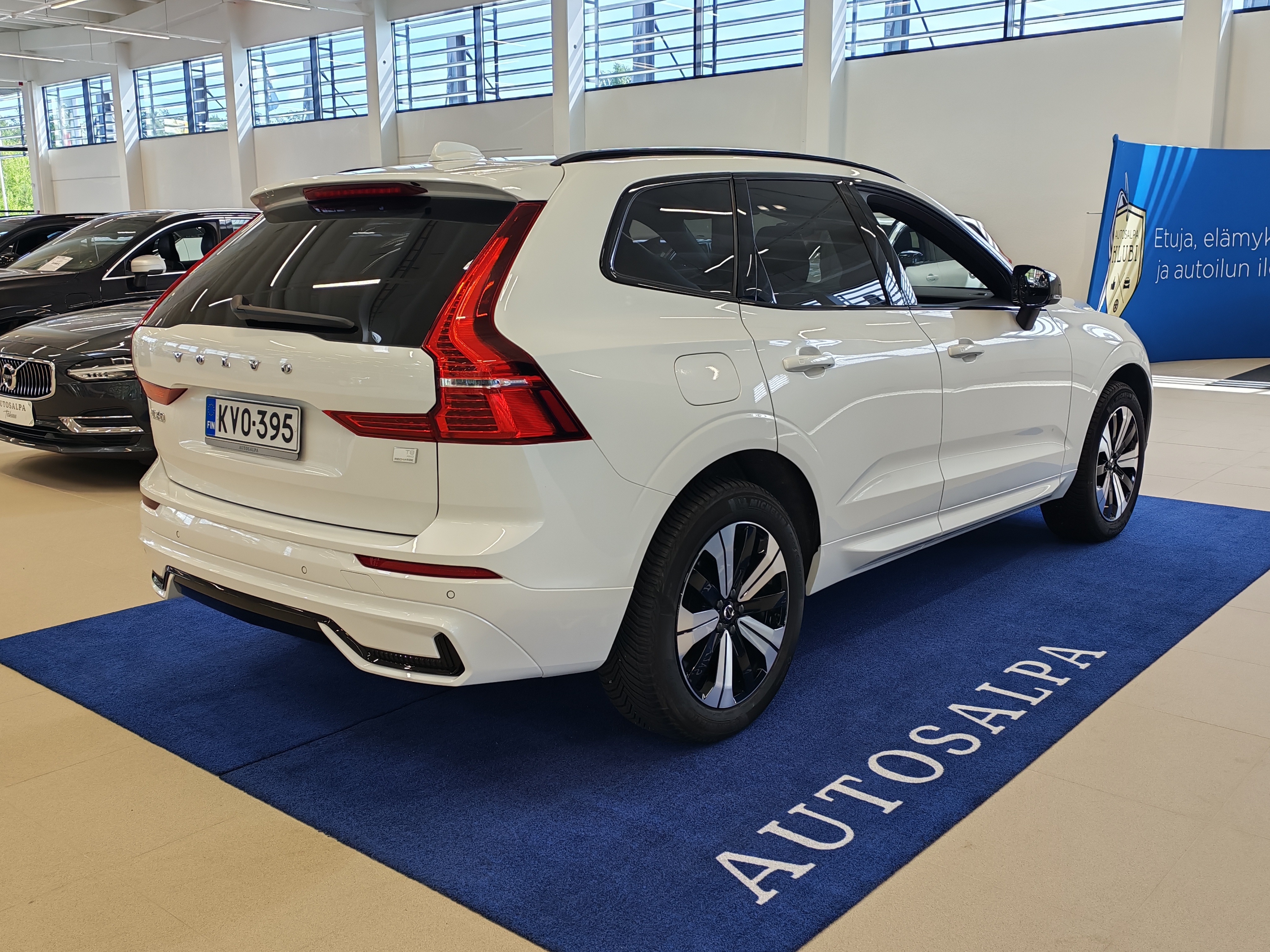 Volvo XC60 T8 AWD LONG RANGE PLUS DARK TAKUU 24KK/40TKM