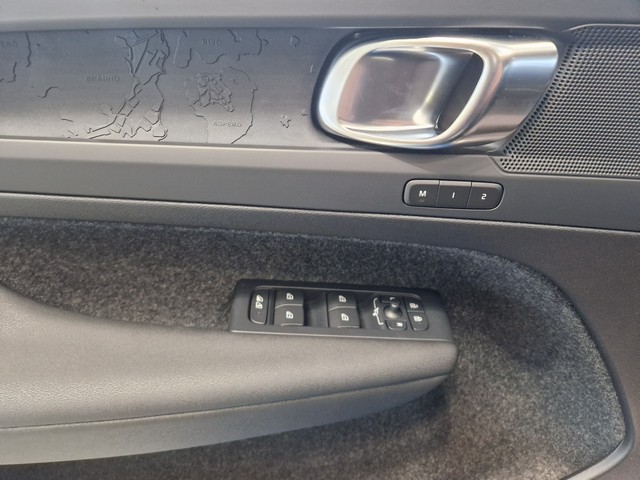 Volvo C40 RECHARGE SINGLE PLUS EXTENDED RANGE.