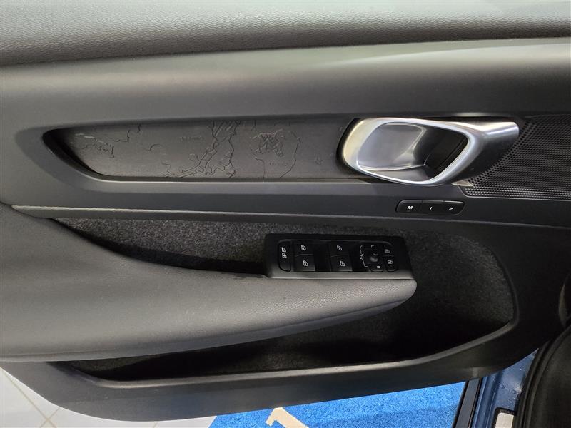 Volvo C40 RECHARGE SINGLE PLUS EXTENDED RANGE.