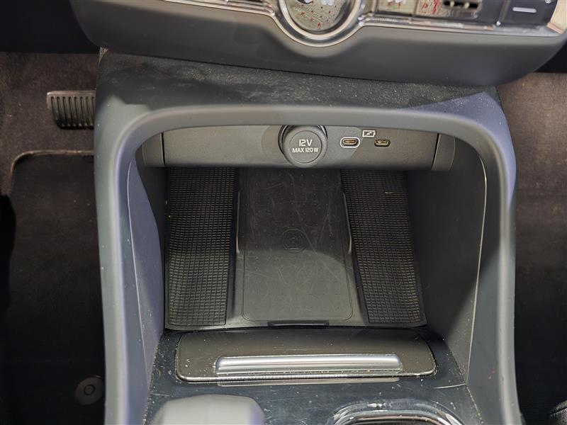 Volvo C40 RECHARGE SINGLE PLUS EXTENDED RANGE.