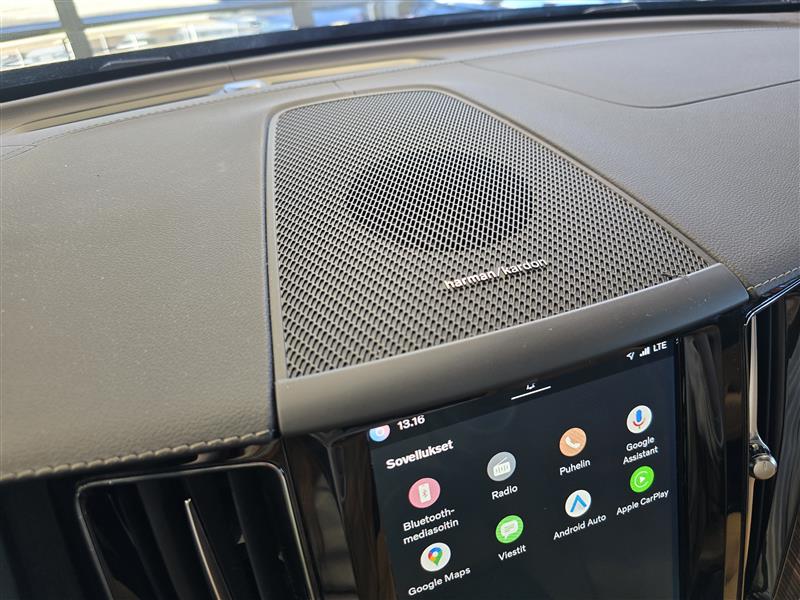 Volvo XC60 T8 AWD LONG RANGE ULTIMATE BRIGHT TAKUU 24KK/40TKM